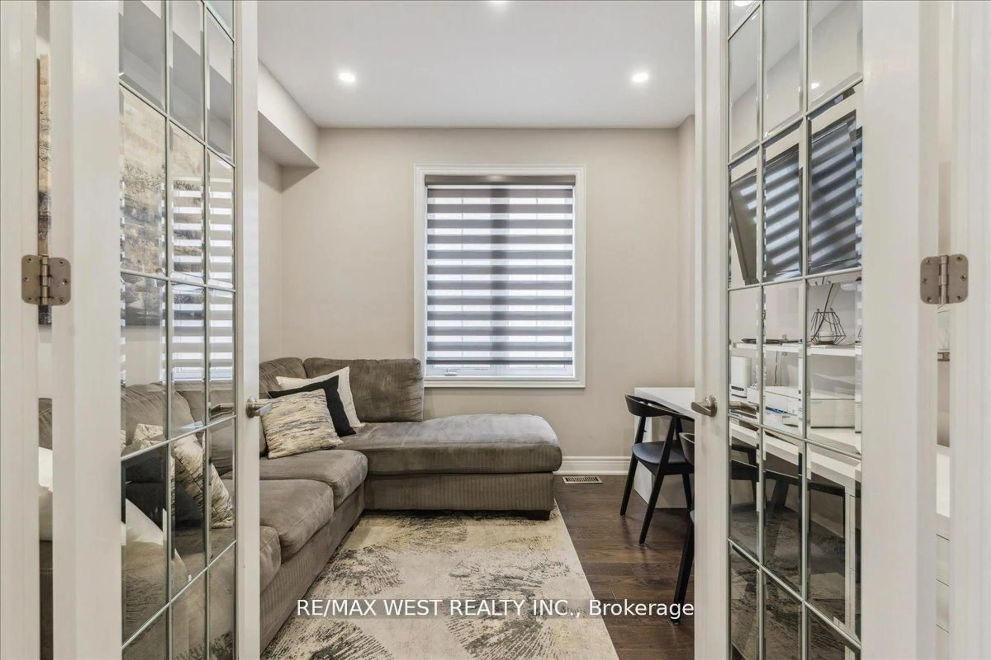 Unknown for 39 Condor Way, Vaughan Ontario L4H 4N1