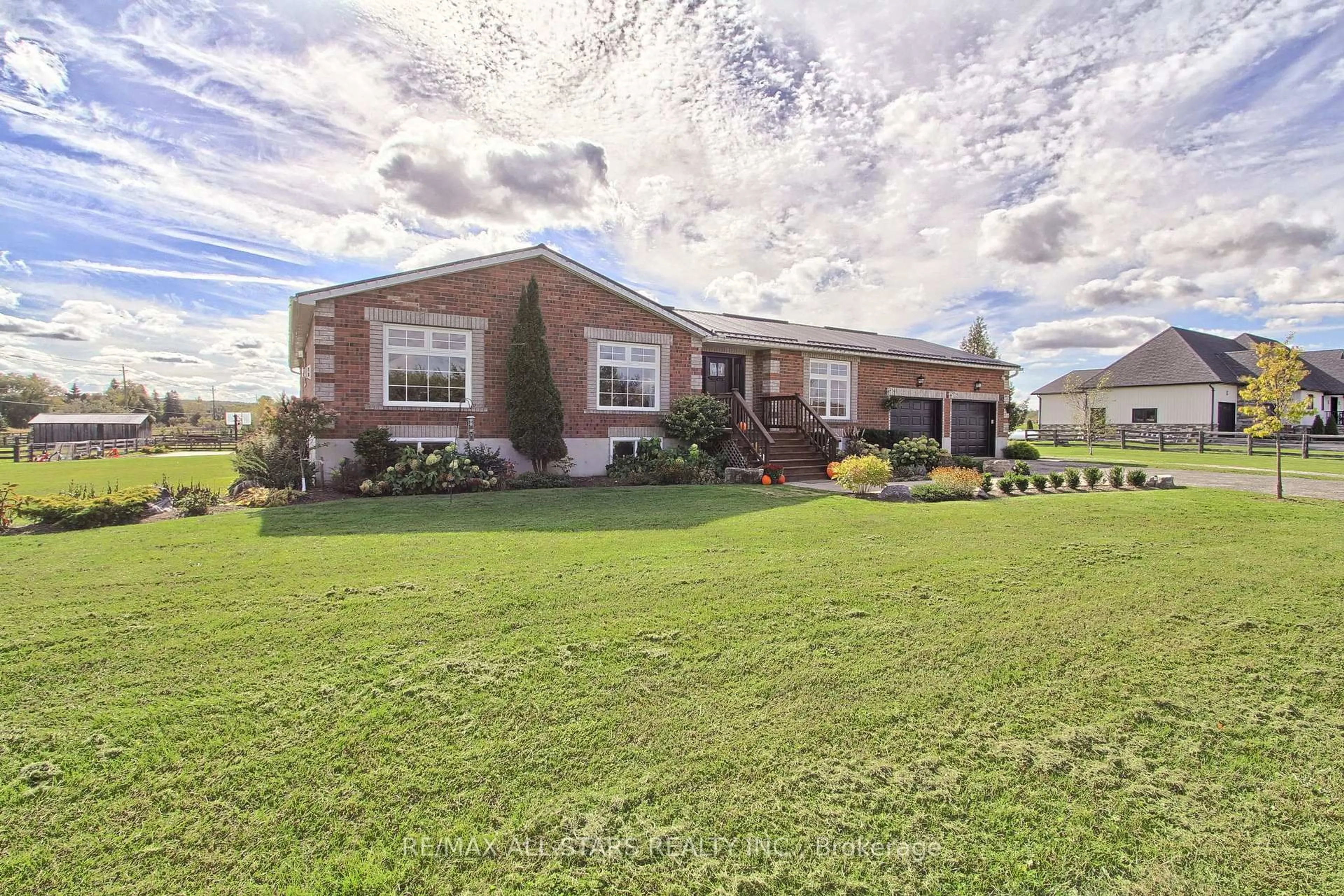 A pic from outside/outdoor area/front of a property/back of a property/a pic from drone, unknown for 5227 Boag Rd, East Gwillimbury Ontario L0G 1M0