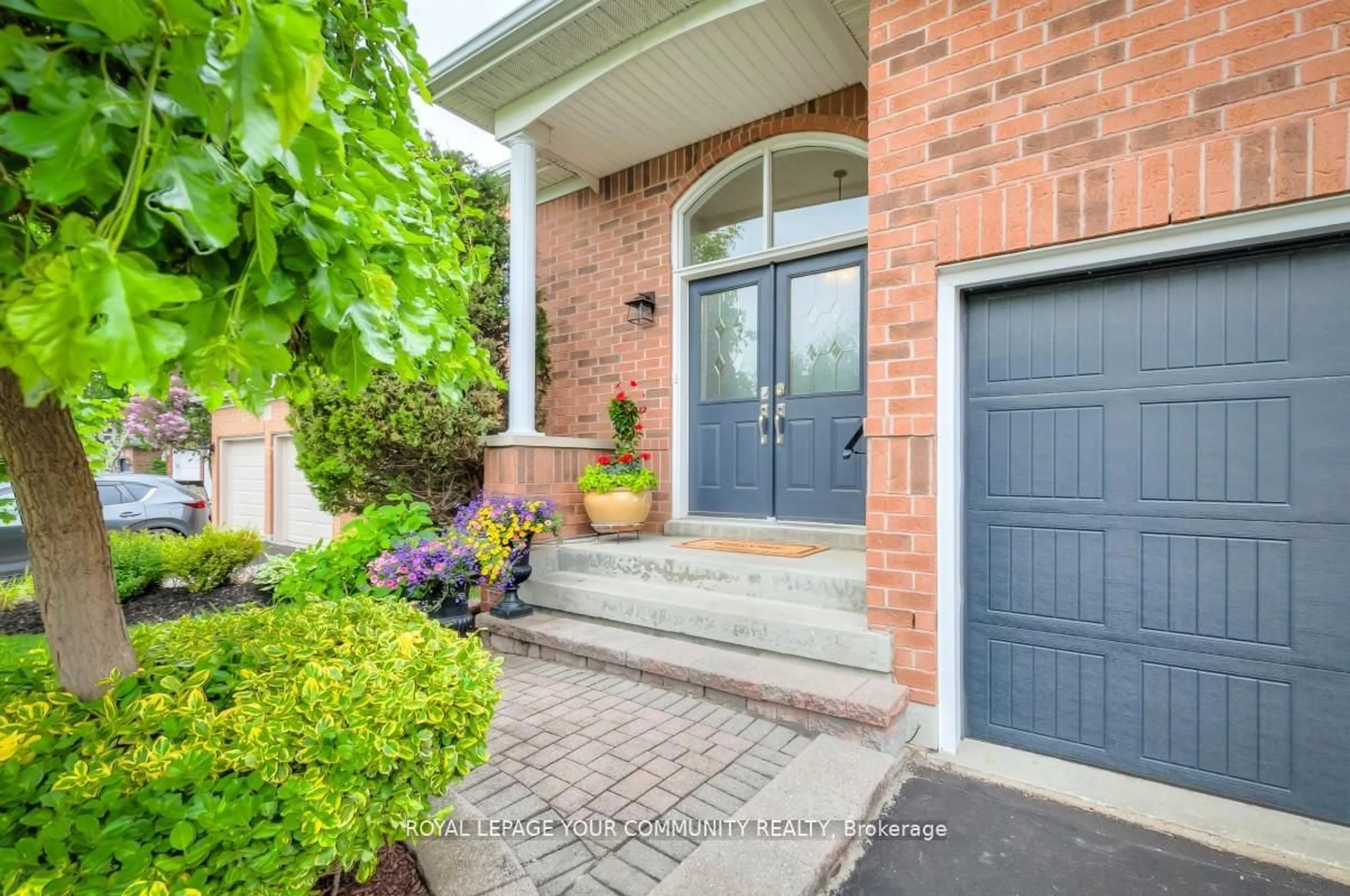 Home with brick exterior material, street for 503 Silken Laumann Dr, Newmarket Ontario L3X 2H9
