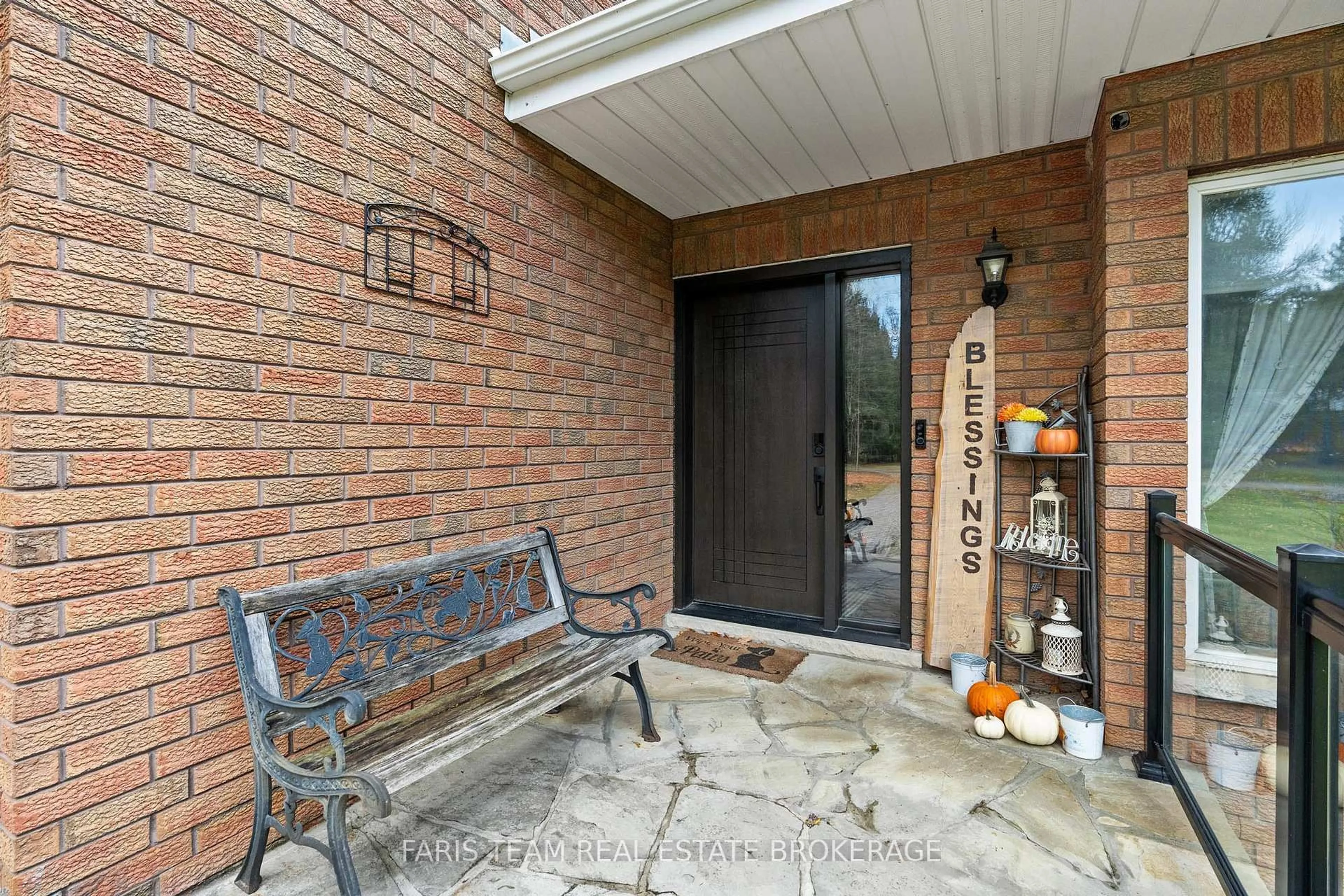 Indoor entryway for 5565 5th Line, New Tecumseth Ontario L0G 1W0