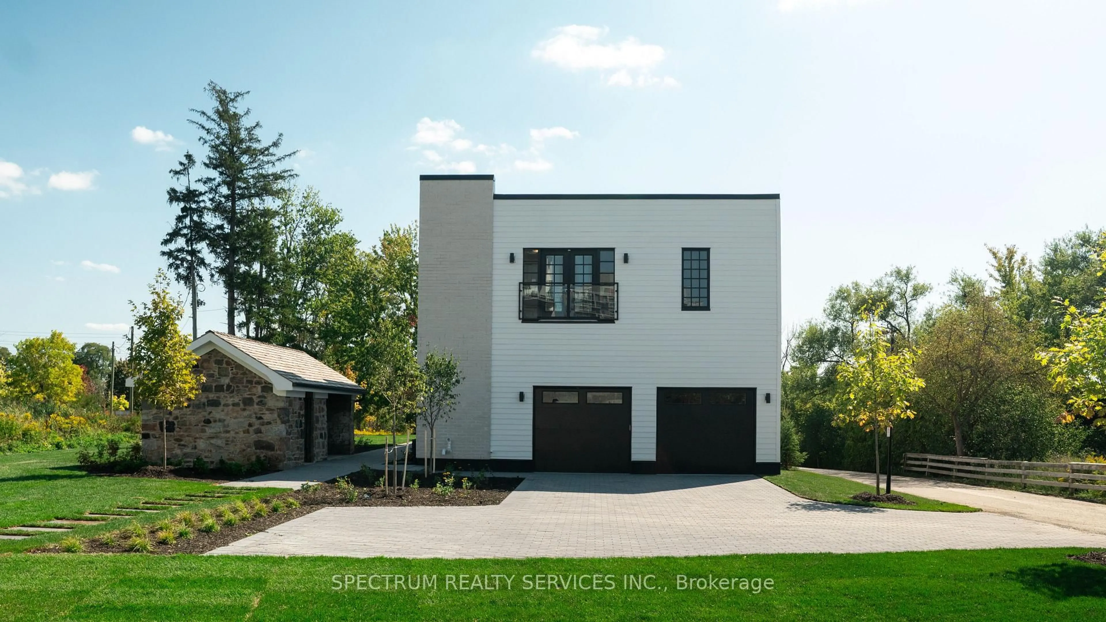 Home with vinyl exterior material, street for 1010 Elgin Mills Rd, Richmond Hill Ontario L4S 1M4