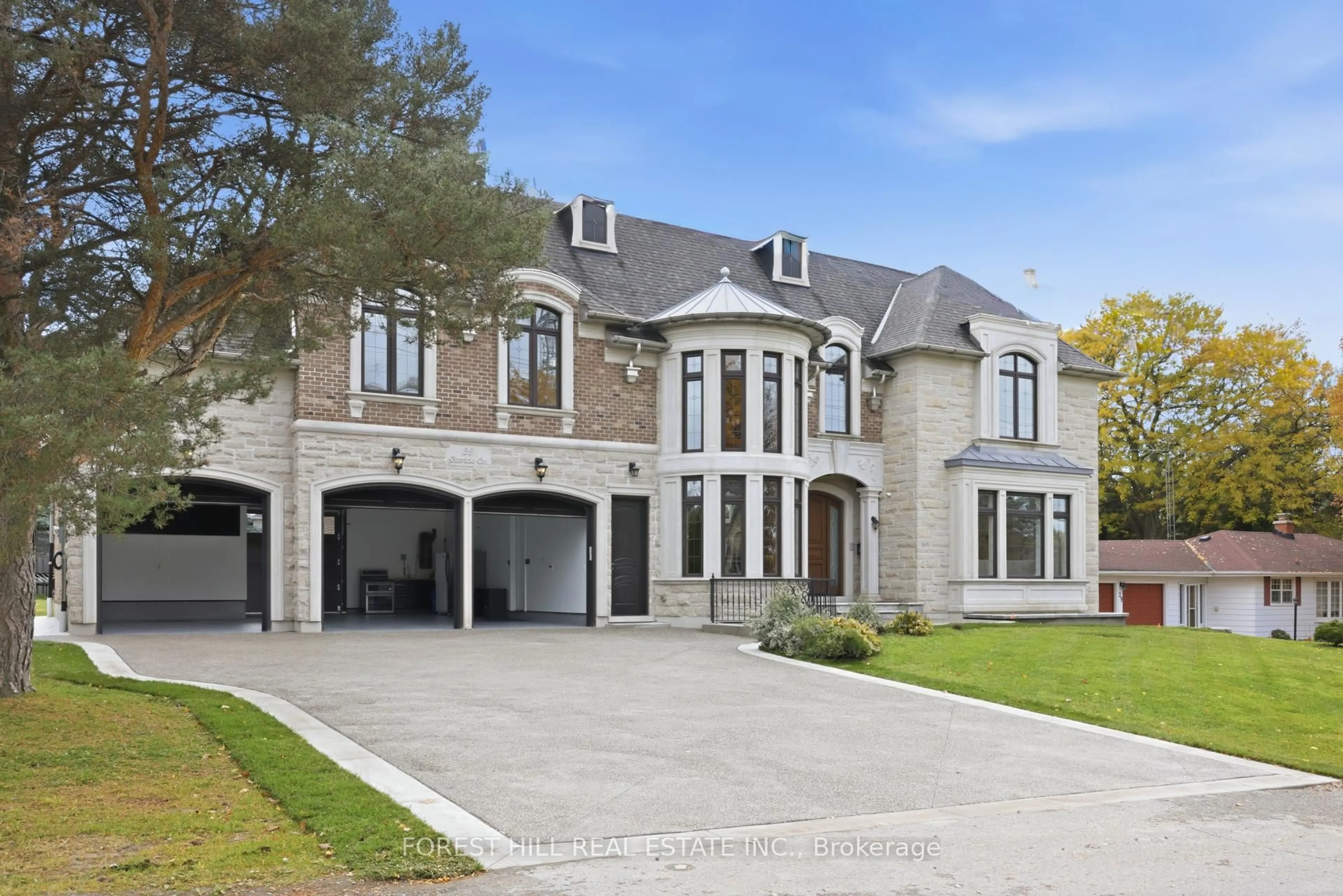 Home with brick exterior material, street for 39 Patricia Dr, King Ontario L7B 1H5