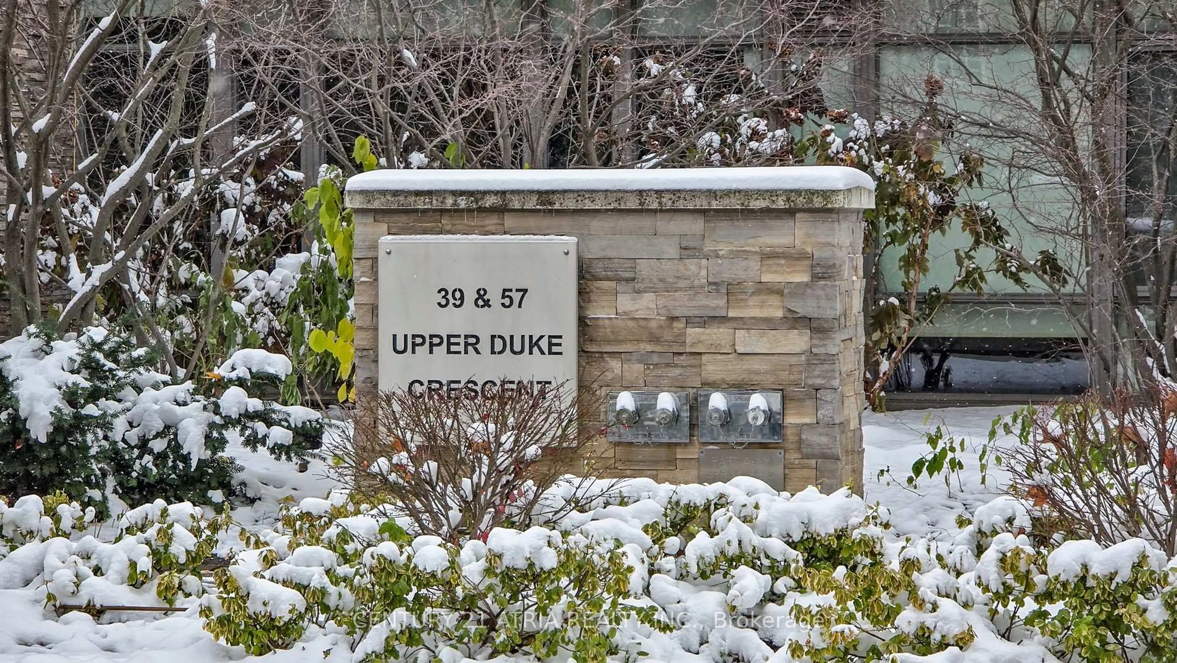 Indoor foyer for 57 Upper Duke Cres #311D, Markham Ontario L6G 0B9