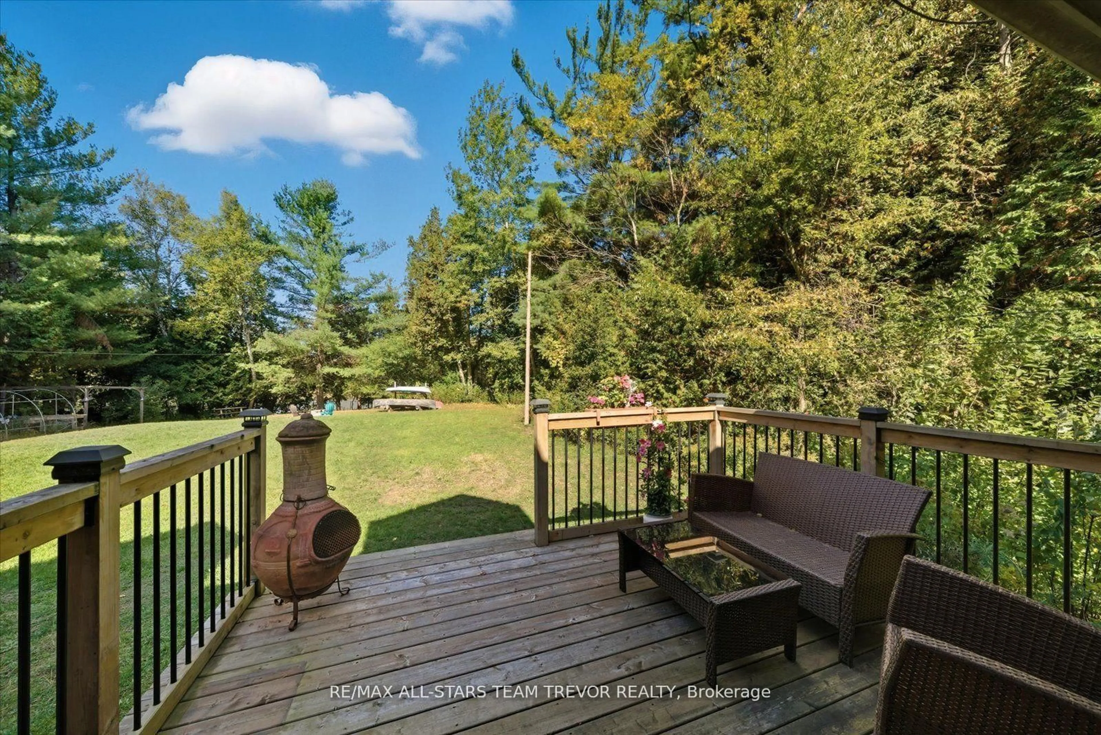 Patio, water/lake/river/ocean view for 5 Regent St, Georgina Ontario L0E 1N0