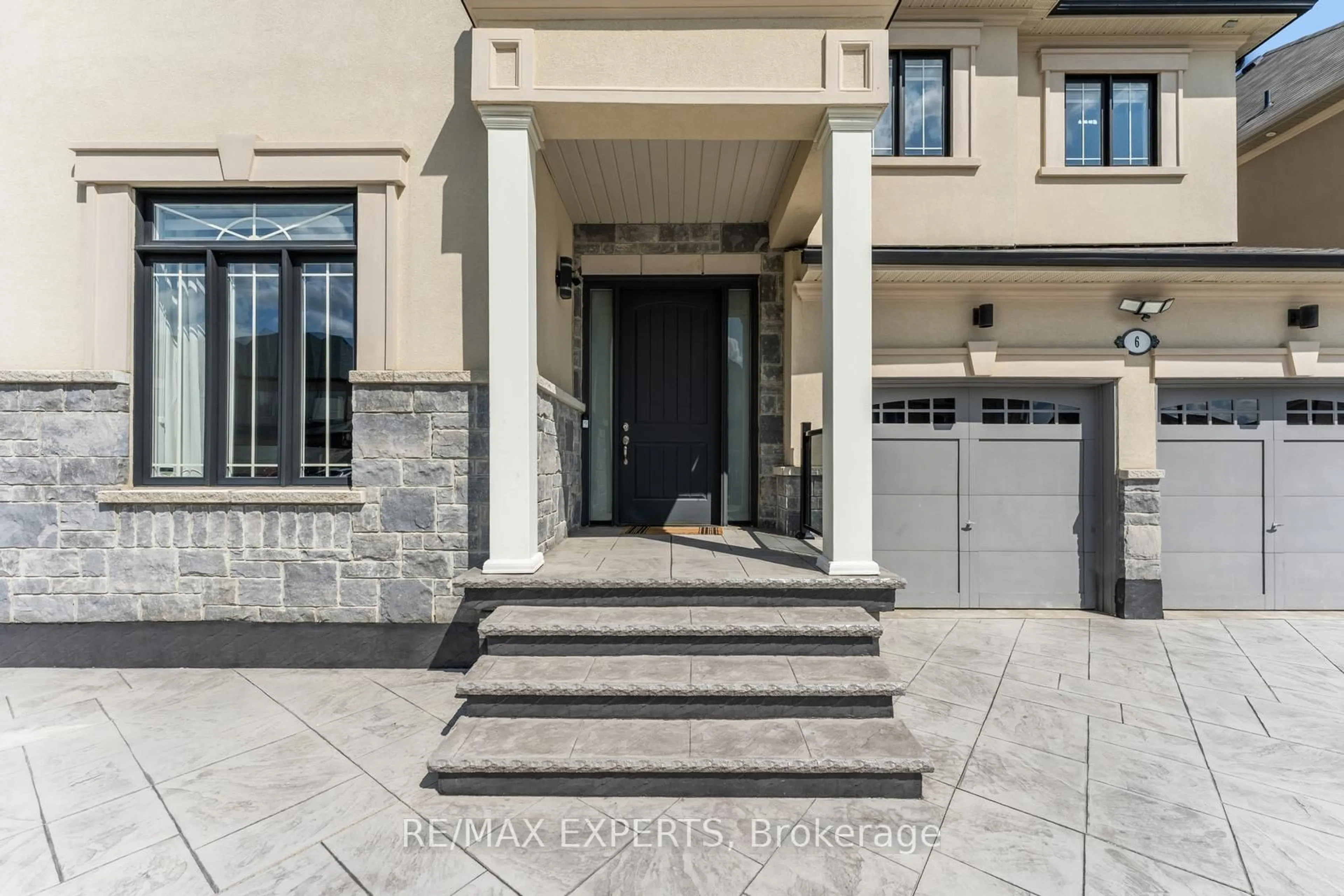 Indoor entryway for 6 Dunrobin Cres, Vaughan Ontario L4H 4A8