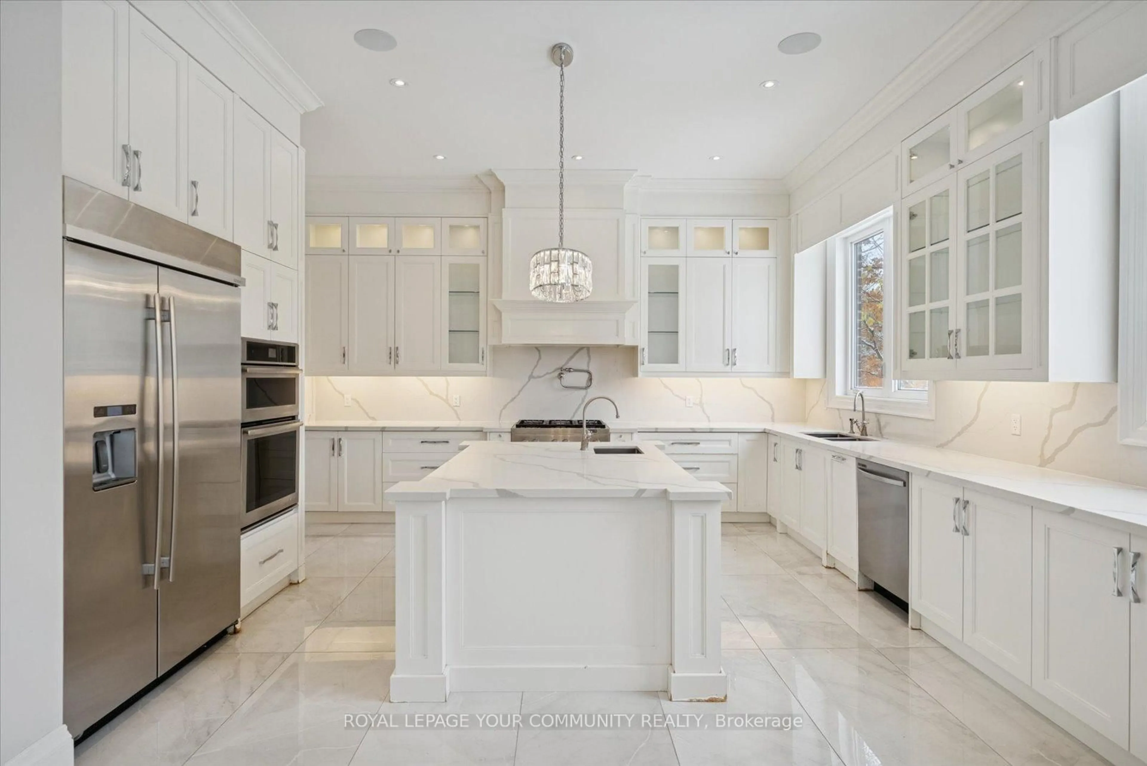 Contemporary kitchen, ceramic/tile floor for 2 Poplar Dr, Richmond Hill Ontario L4E 2W5