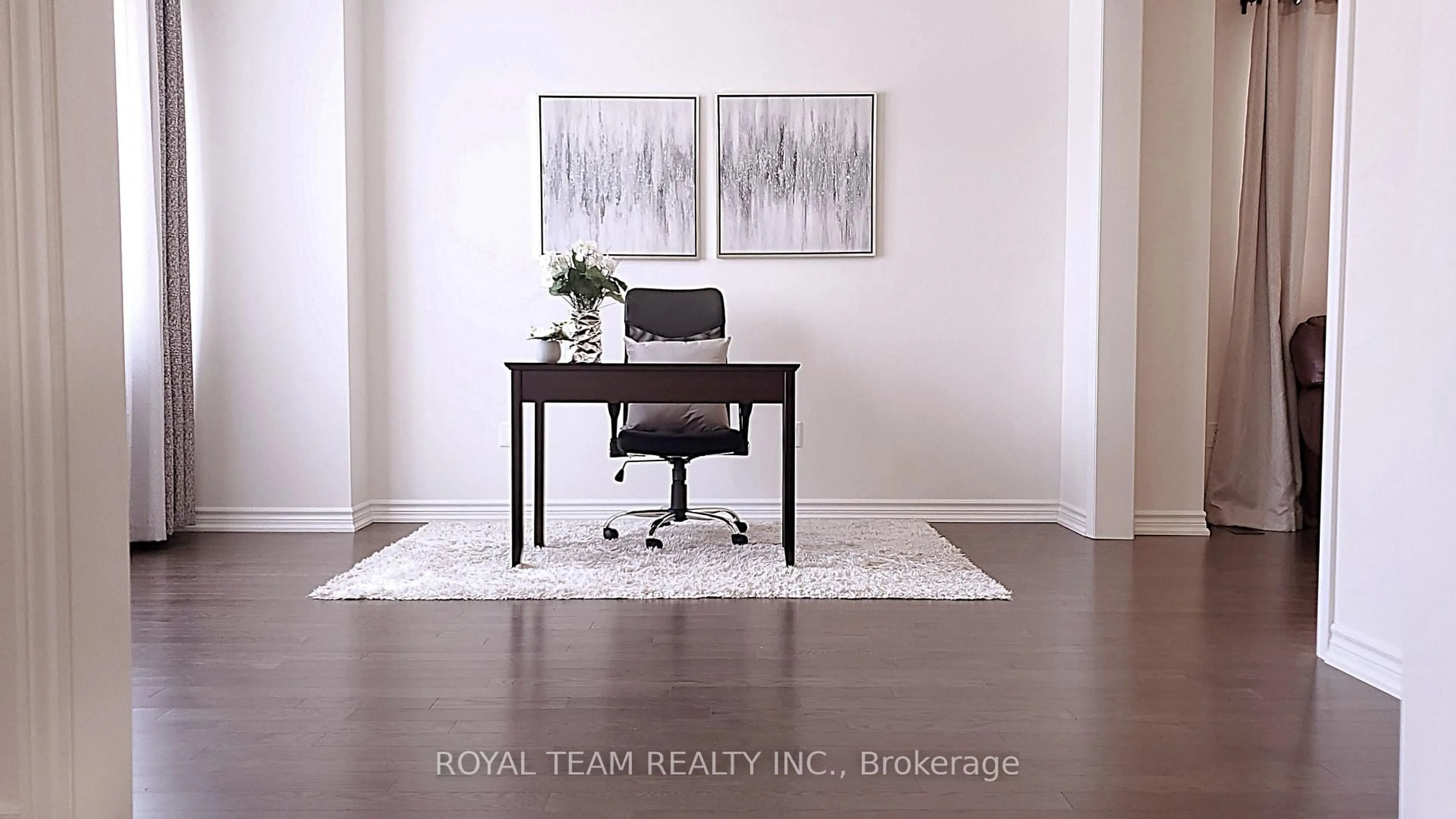 A pic of a room for 251 Danny Wheeler Blvd, Georgina Ontario L4P 0J9