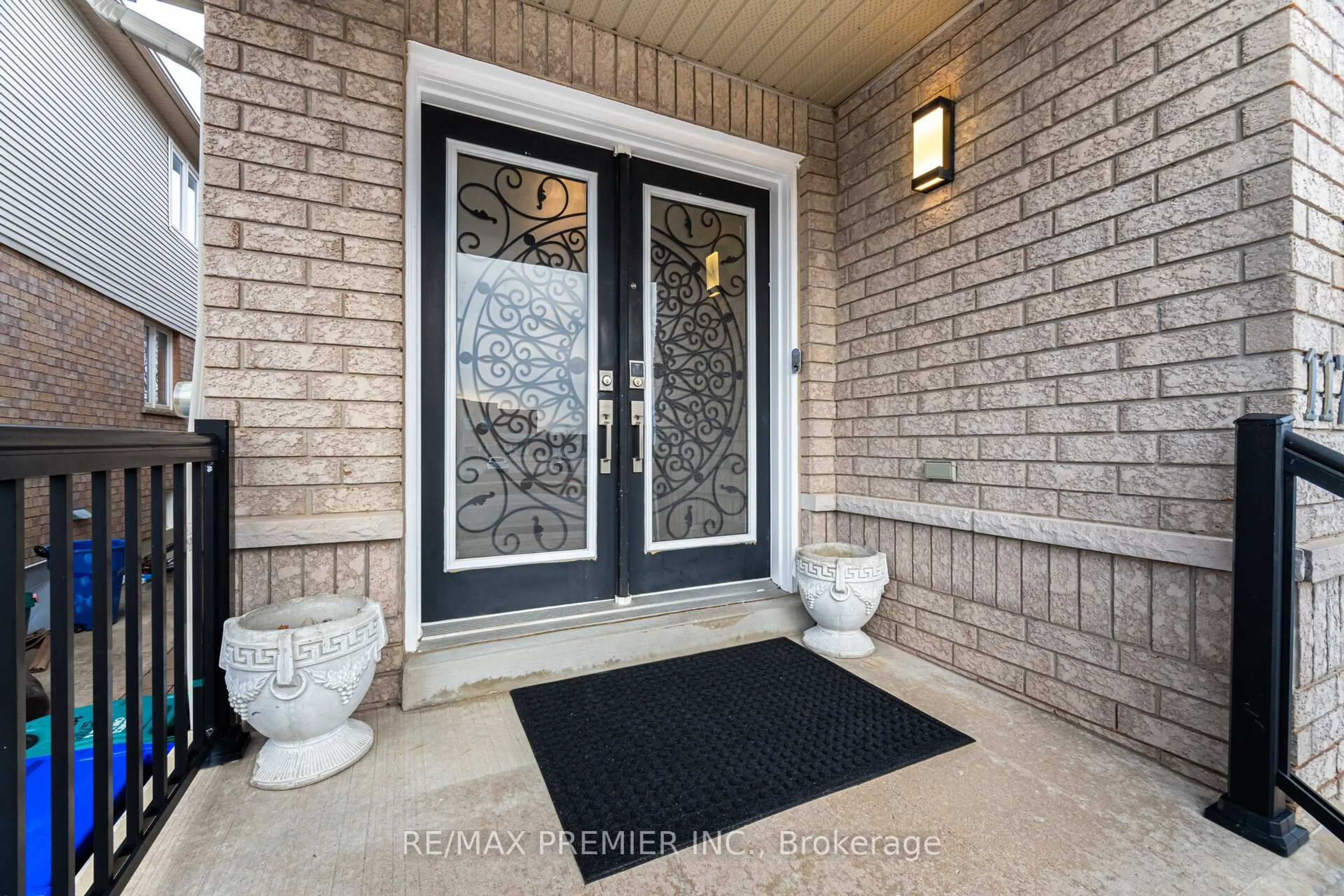 Indoor entryway for 117 Professor Day Dr, Bradford West Gwillimbury Ontario L3Z 3C1