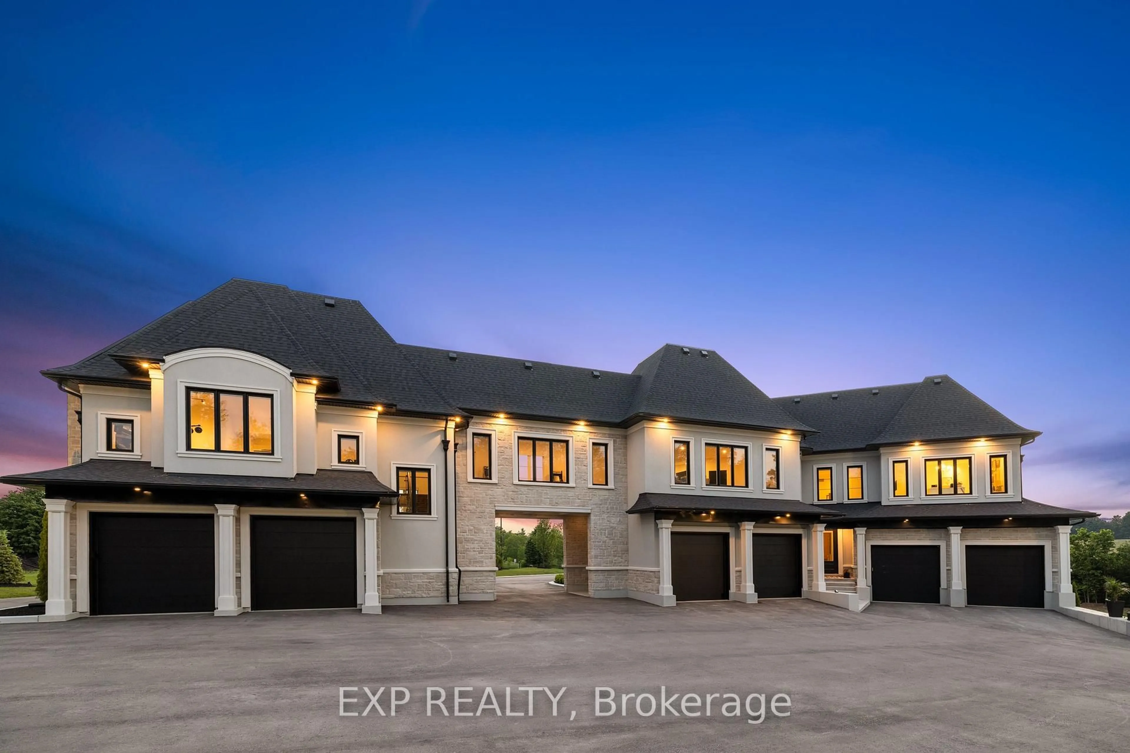 A pic from outside/outdoor area/front of a property/back of a property/a pic from drone, street for 39 Orlin Chappel Crt, King Ontario L7B 0P6