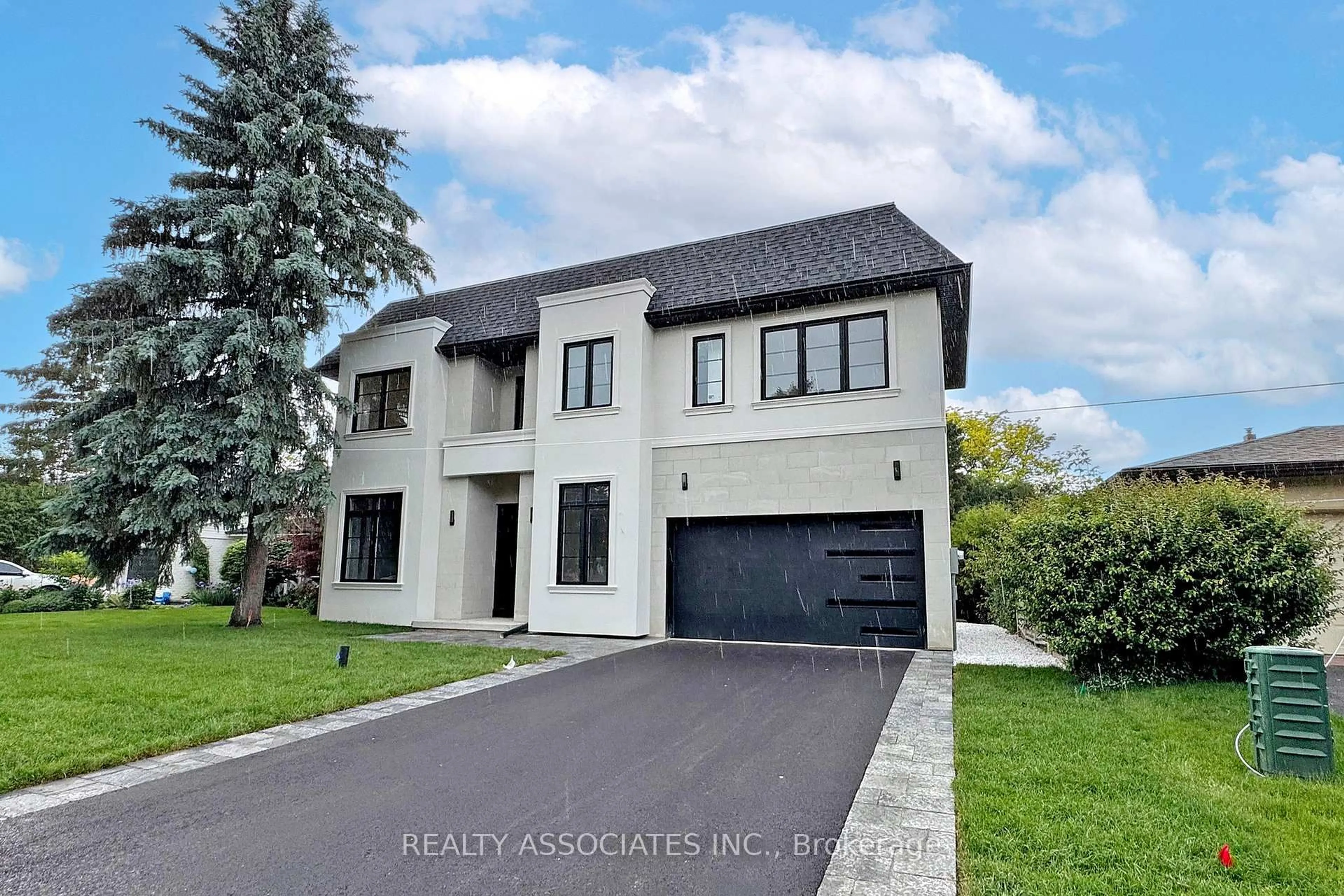 Home with brick exterior material, street for 32 Cossar Ave, Aurora Ontario L4G 3N8