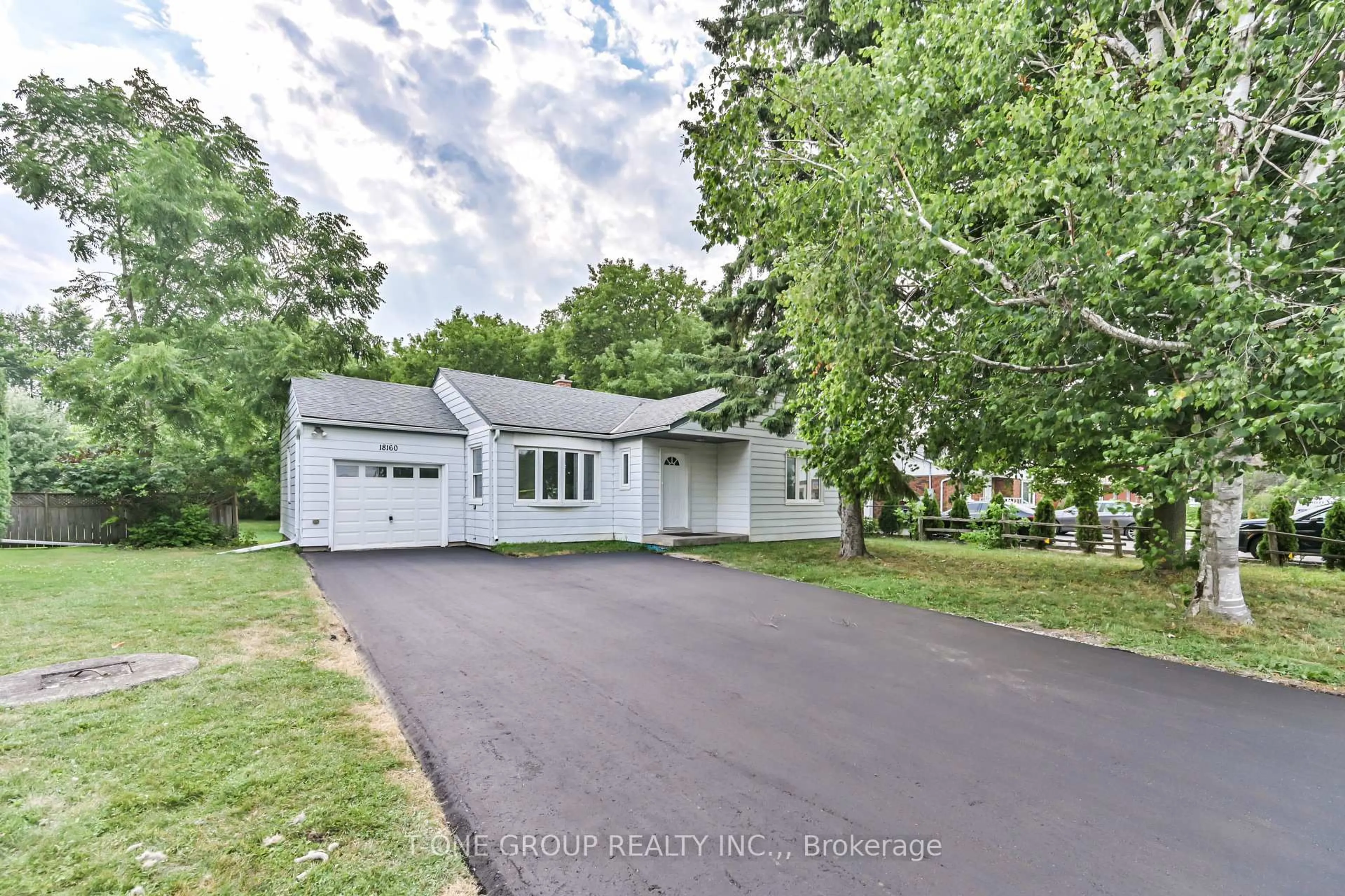 Unknown for 18160 Leslie St, East Gwillimbury Ontario L9N 0M5