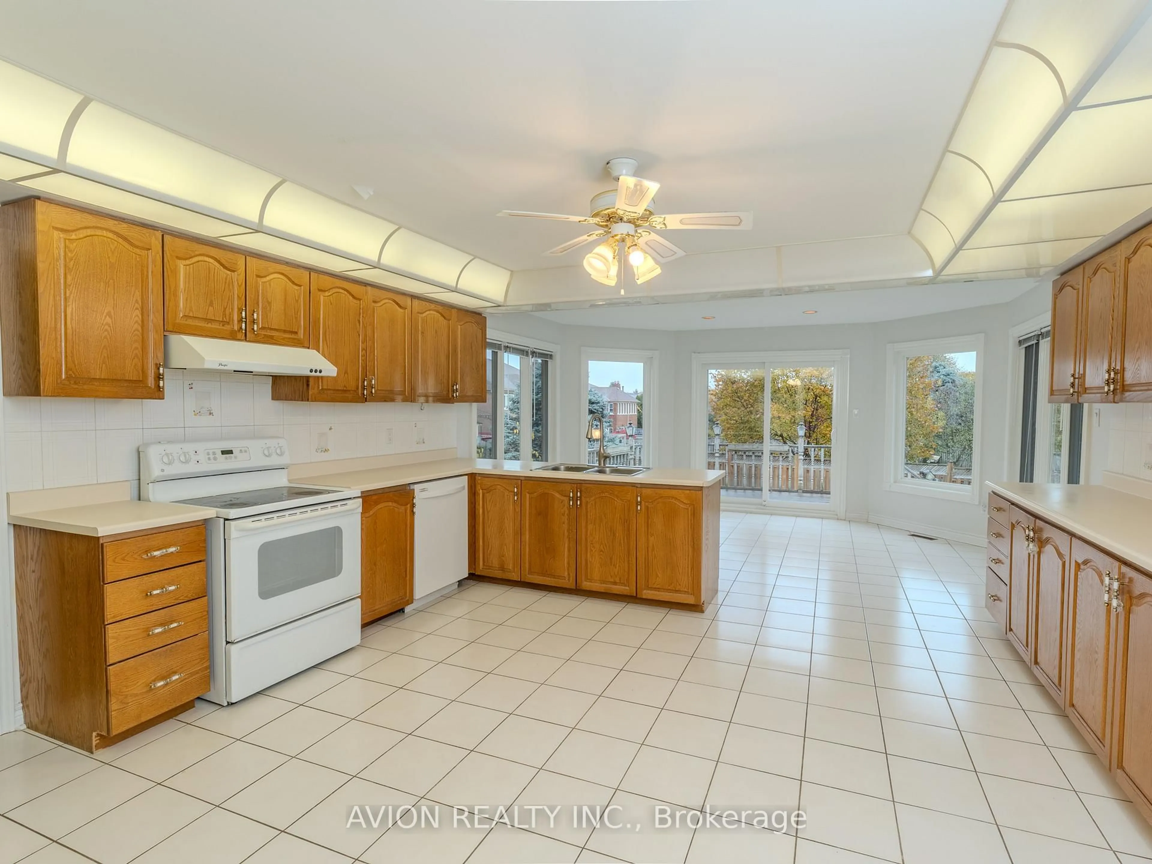 Unknown for 103 Spadina Rd, Richmond Hill Ontario L4B 2Y9