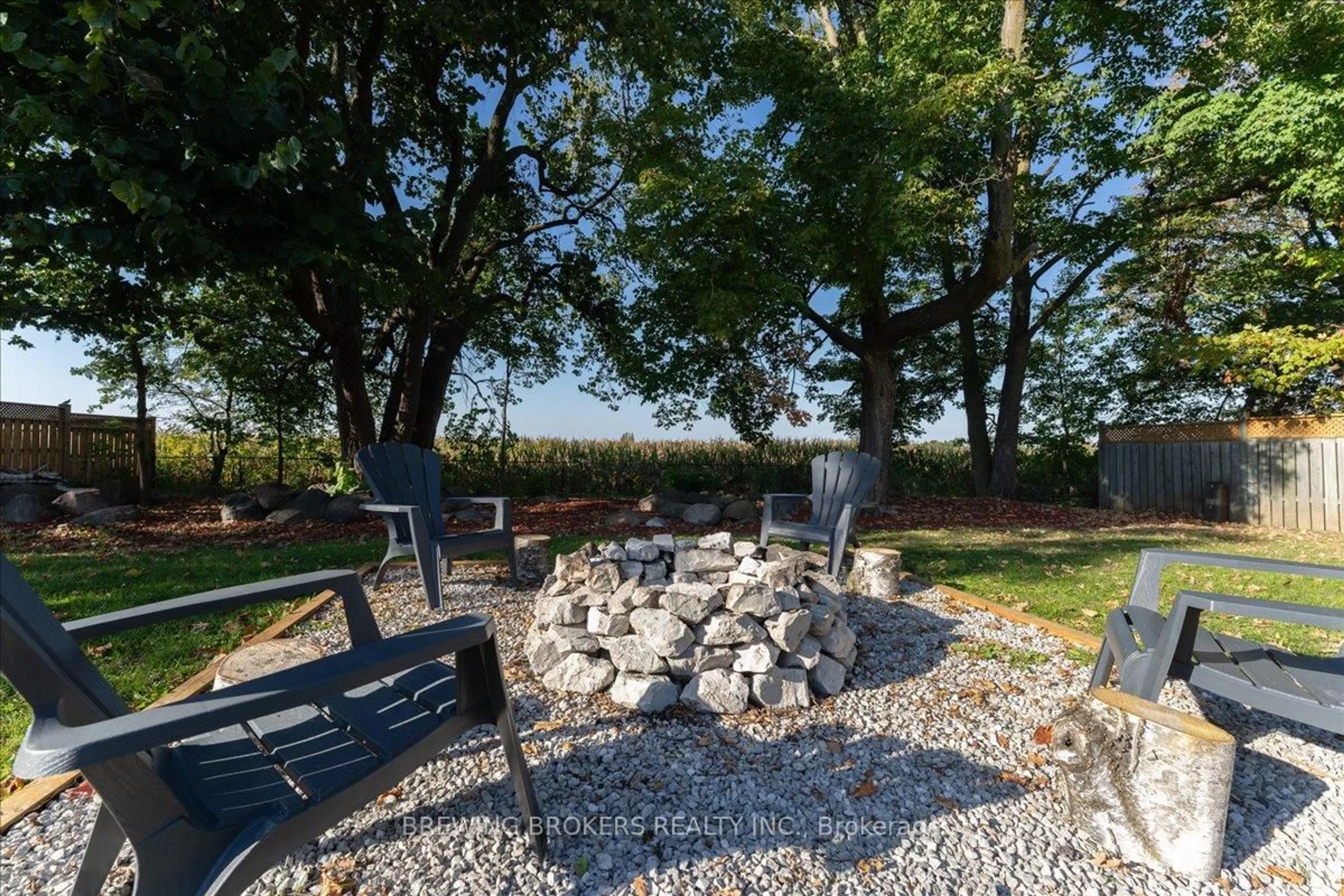 Patio, water/lake/river/ocean view for 261 Nelson Cres, Innisfil Ontario L9S 1E5