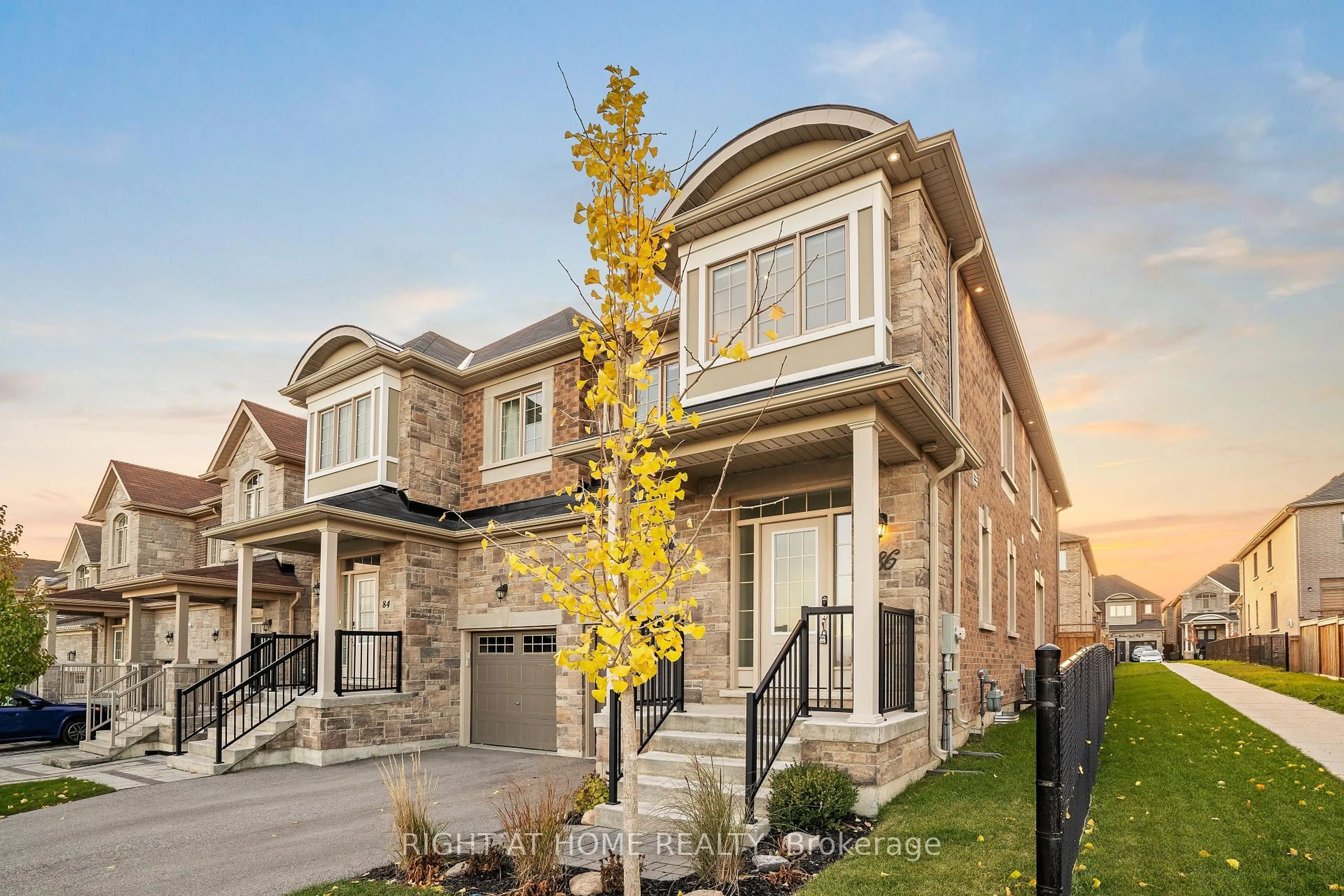 Home with brick exterior material, street for 86 Cupples Farm Lane, East Gwillimbury Ontario L0G 1S0