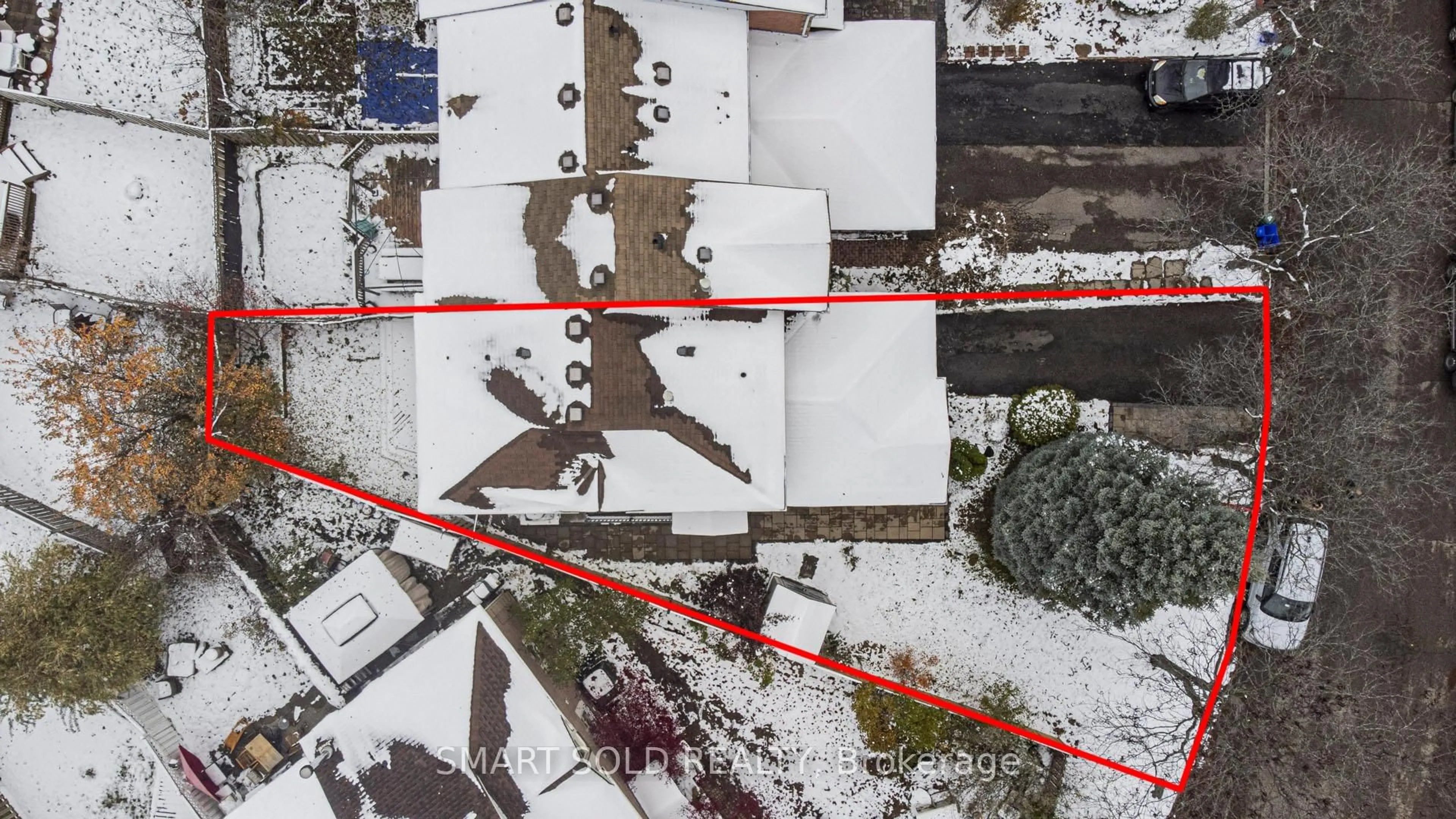 A pic from outside/outdoor area/front of a property/back of a property/a pic from drone, building for 60 Steepleview Cres, Richmond Hill Ontario L4C 9R3