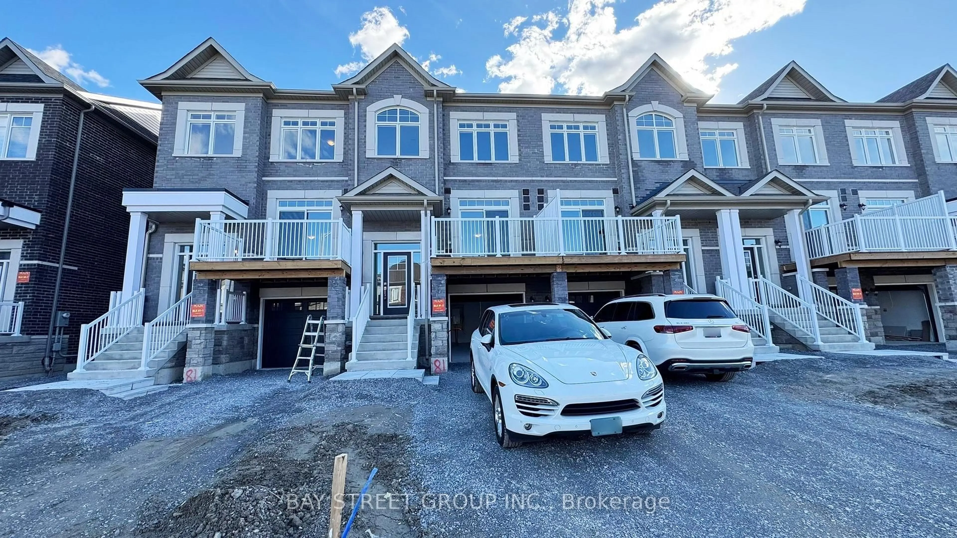 A pic from outside/outdoor area/front of a property/back of a property/a pic from drone, unknown for 167 Seguin St, Richmond Hill Ontario L4E 2Y9