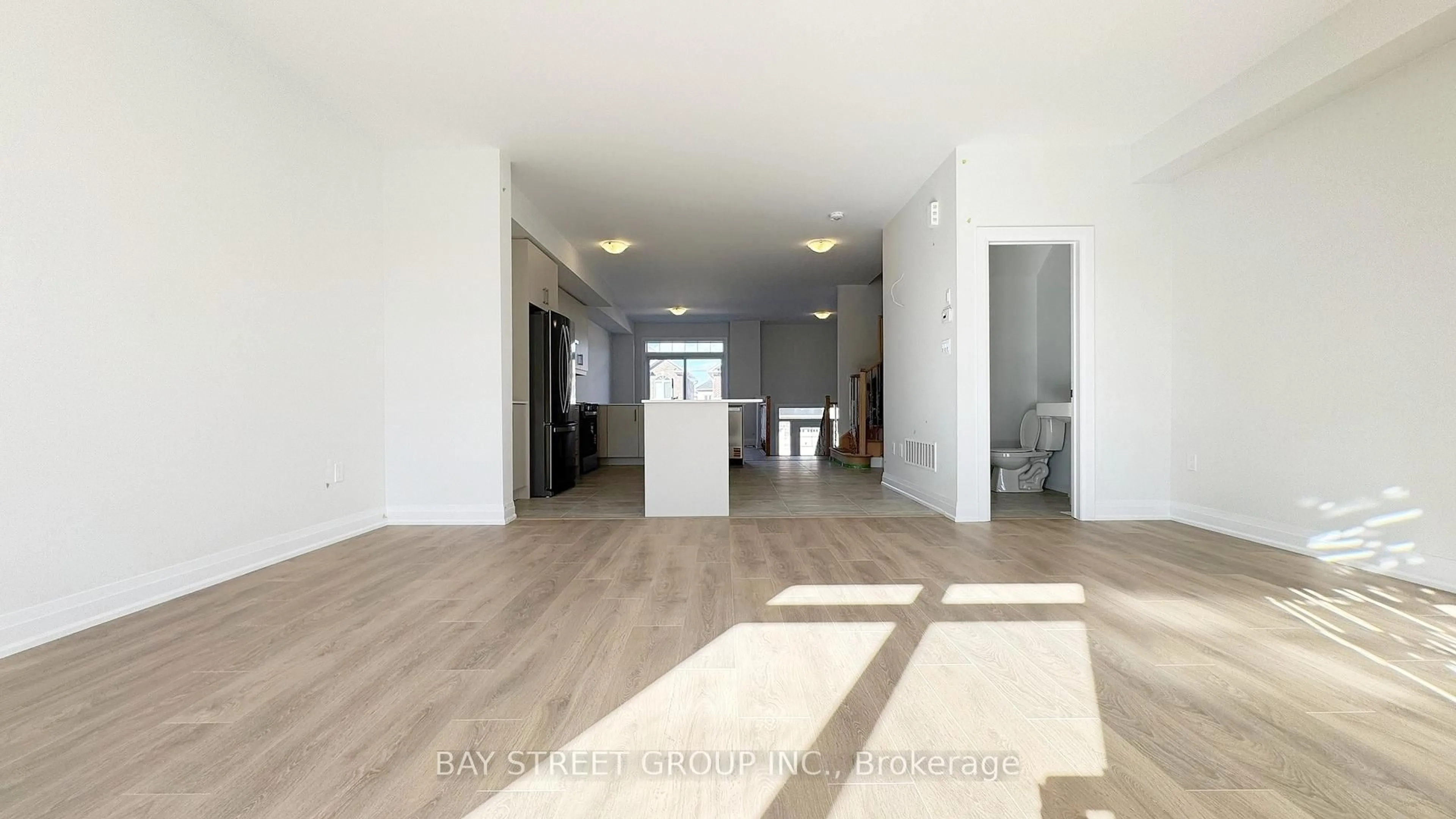 Indoor foyer for 167 Seguin St, Richmond Hill Ontario L4E 2Y9