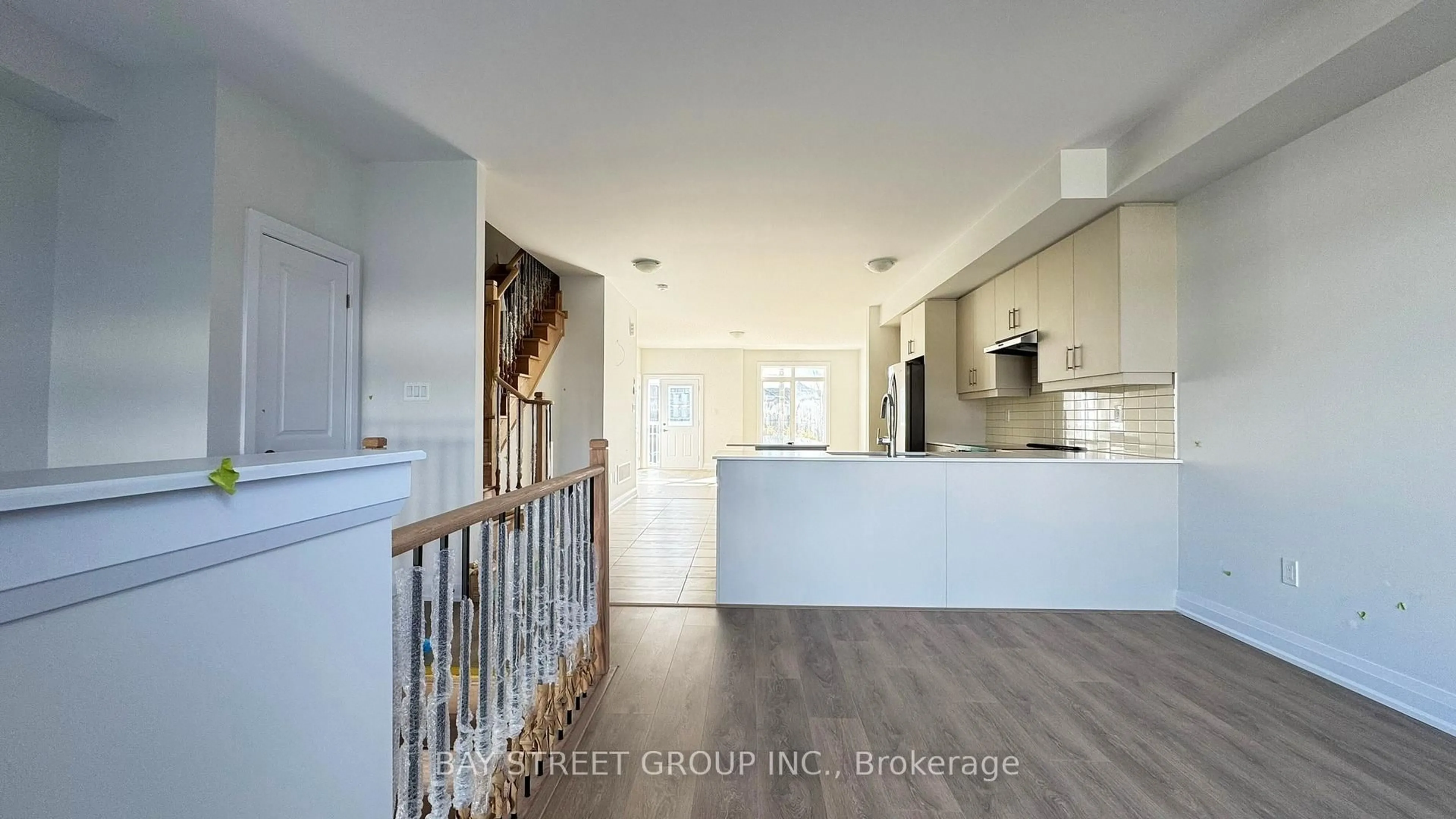 Open concept kitchen, unknown for 167 Seguin St, Richmond Hill Ontario L4E 2Y9