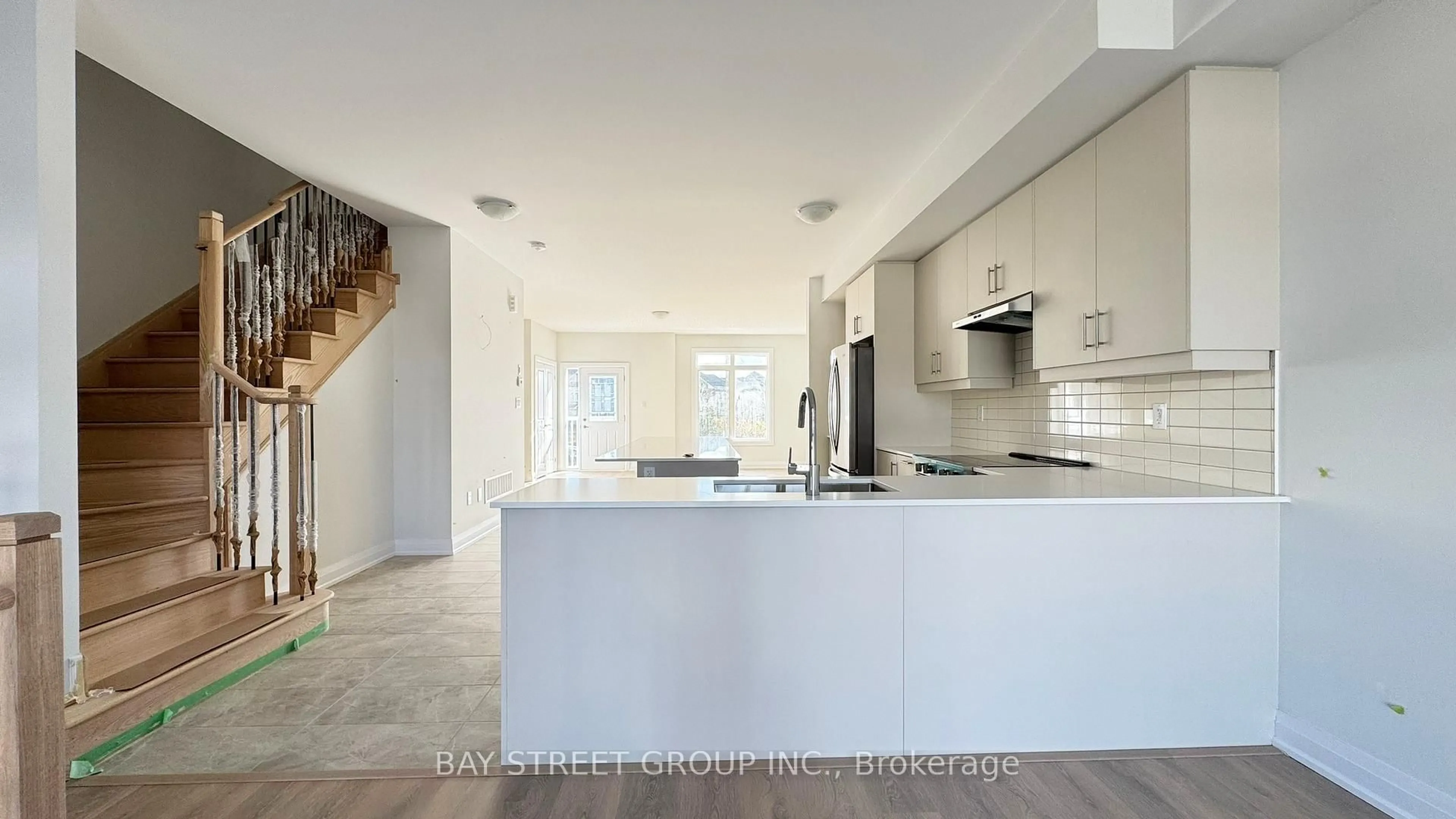 Open concept kitchen, ceramic/tile floor for 167 Seguin St, Richmond Hill Ontario L4E 2Y9