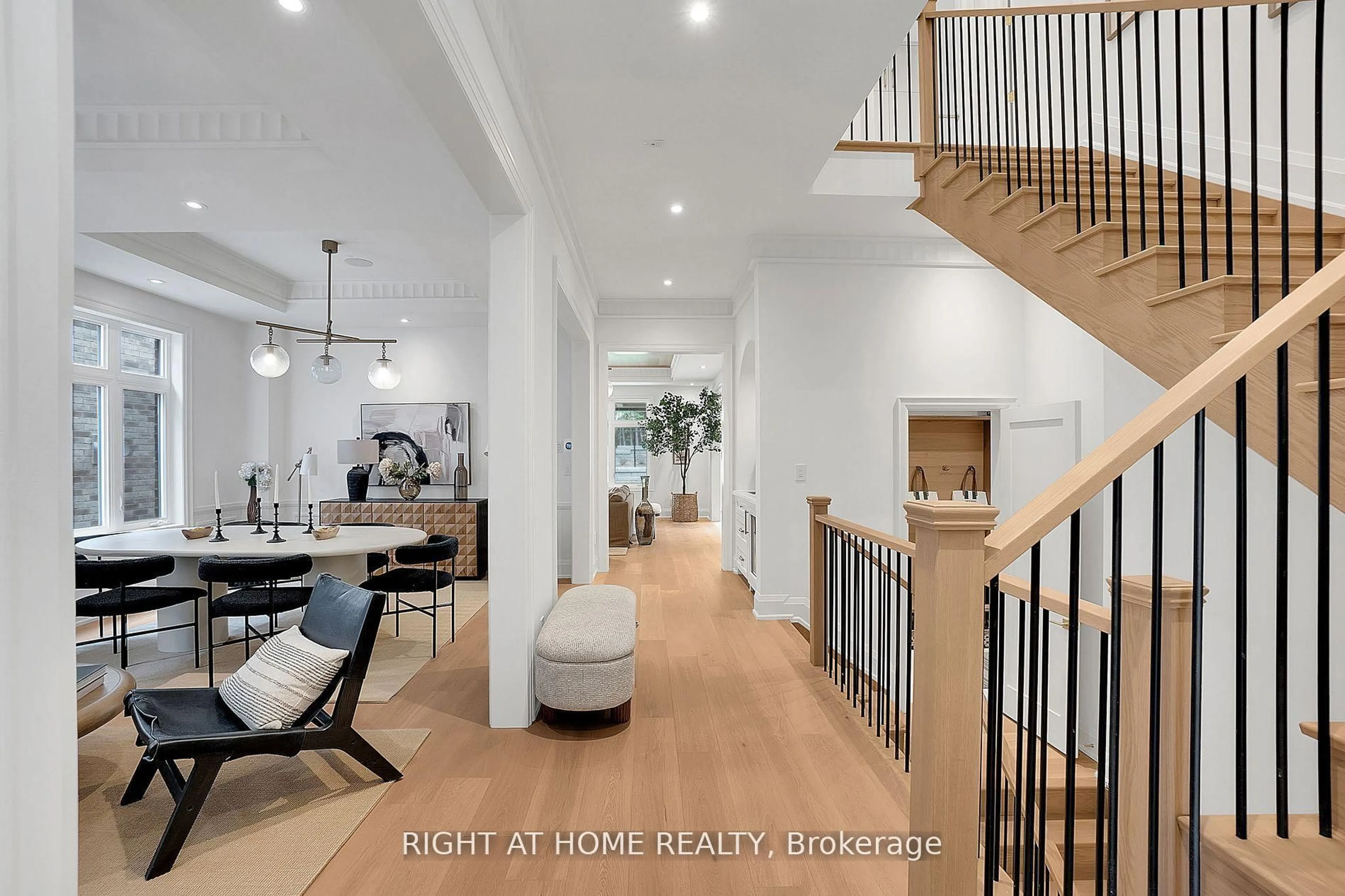 Indoor entryway for 53B Puccini Dr, Richmond Hill Ontario L4E 2Y7