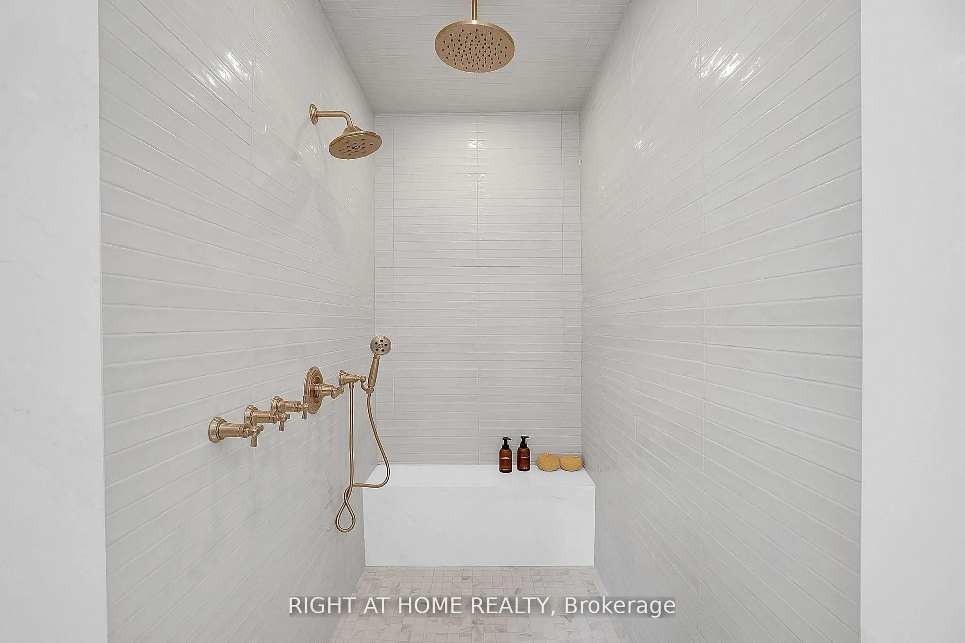 Contemporary bathroom, ceramic/tile floor for 53B Puccini Dr, Richmond Hill Ontario L4E 2Y7