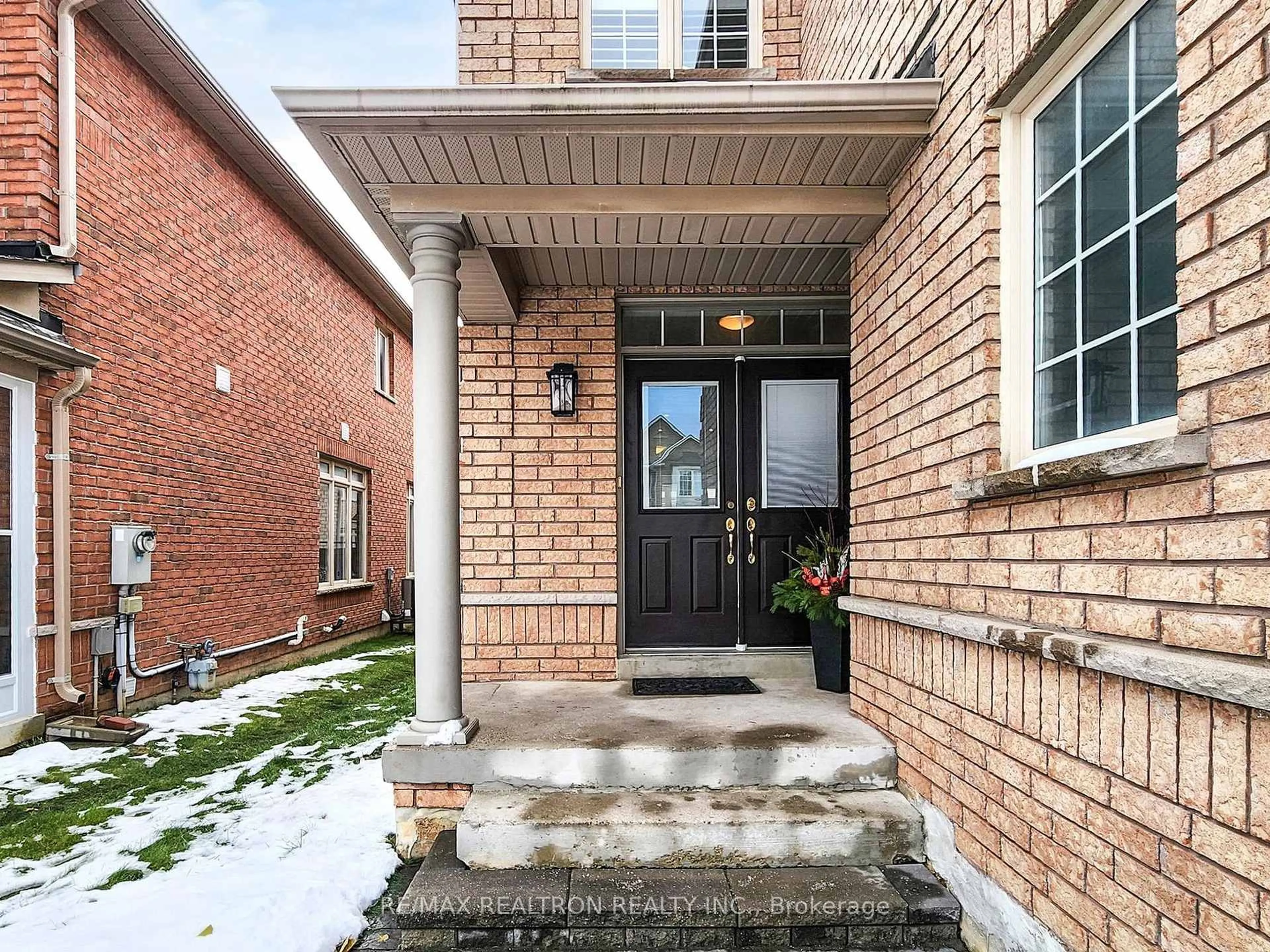 Home with brick exterior material, street for 39 Venture Ave, Richmond Hill Ontario L4S 2P2