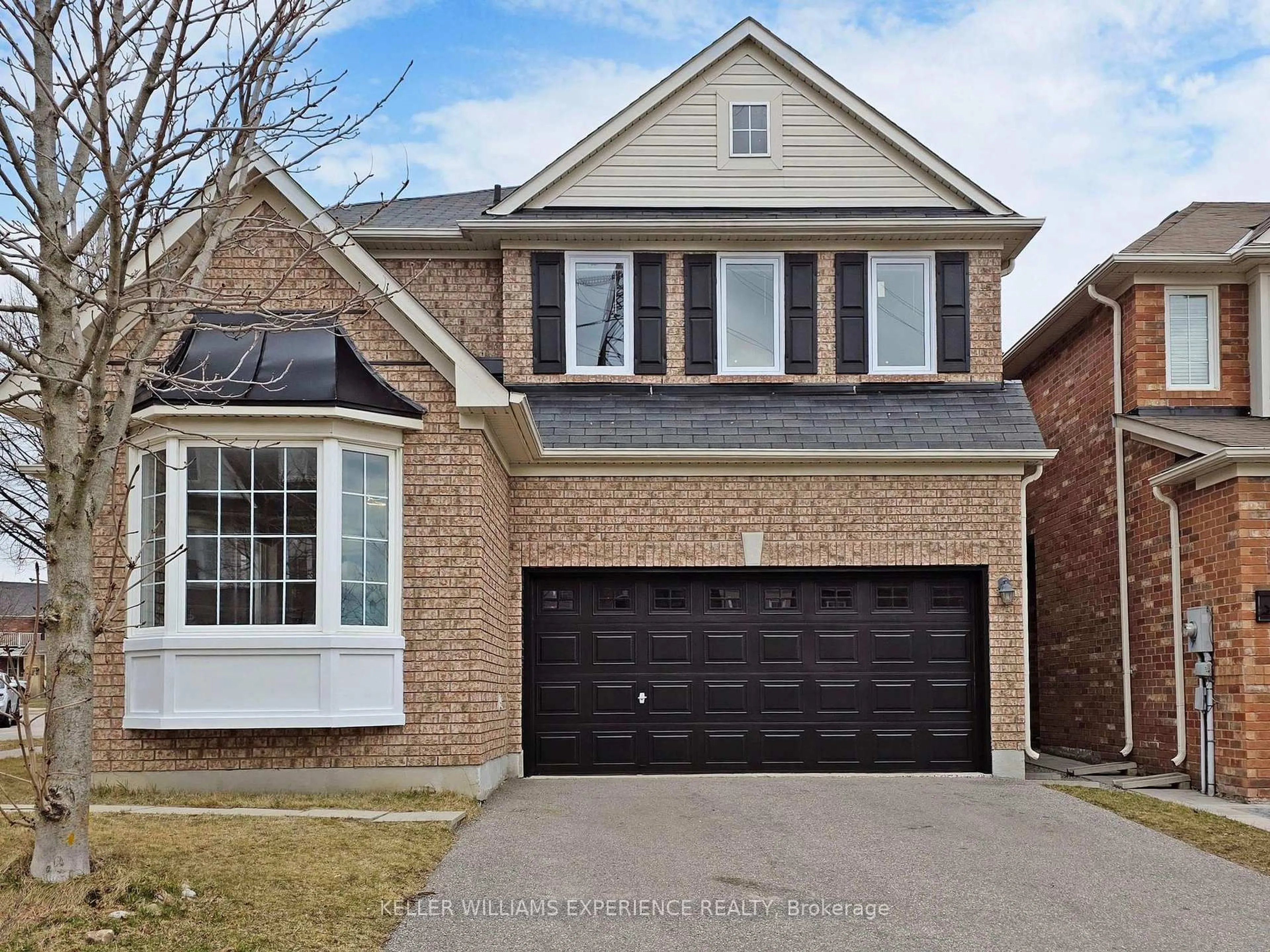 Home with brick exterior material, street for 33 Hopper Lane, Newmarket Ontario L3X 3J6