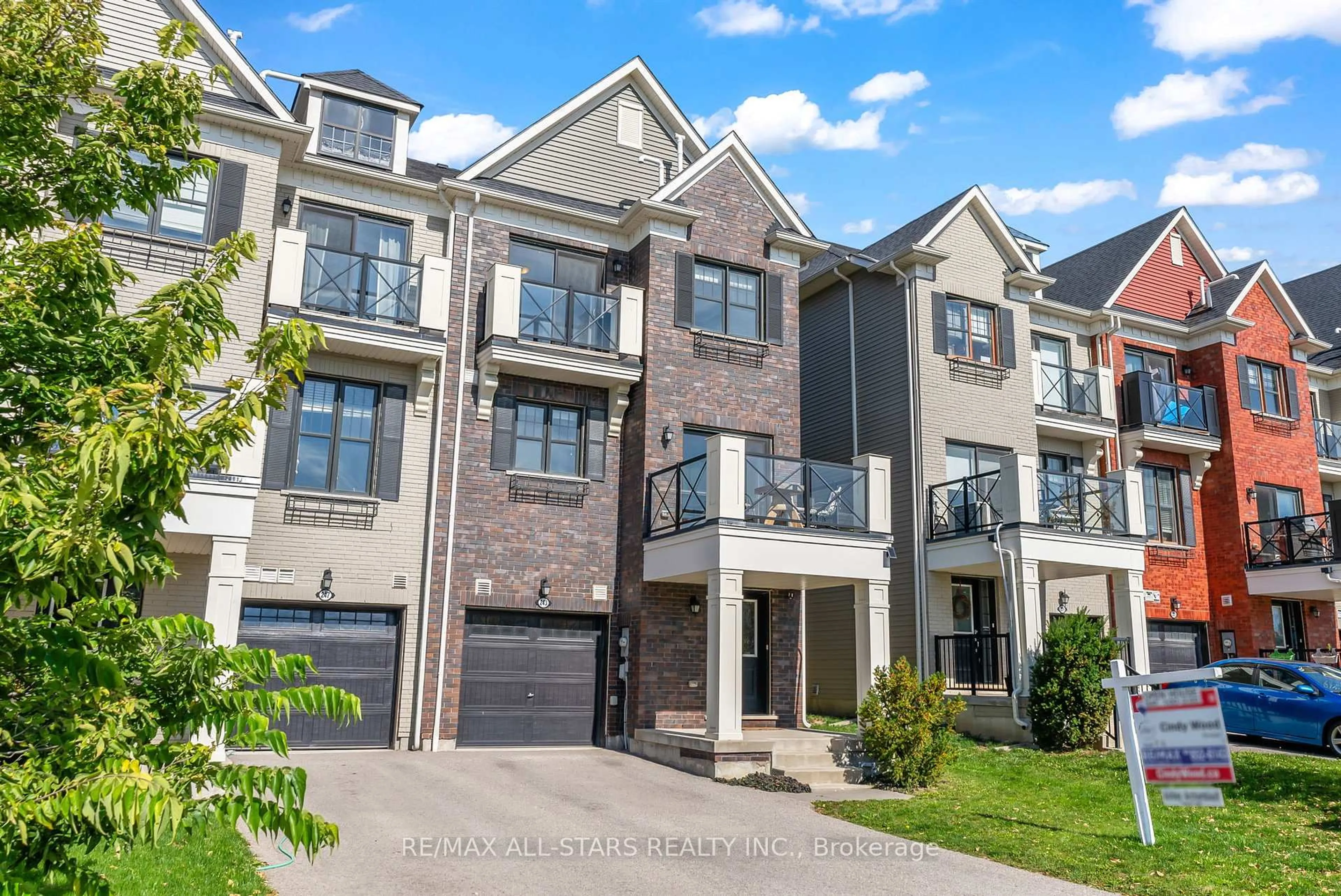 Home with brick exterior material, street for 243 Boadway Cres, Whitchurch-Stouffville Ontario L4A 1Y4