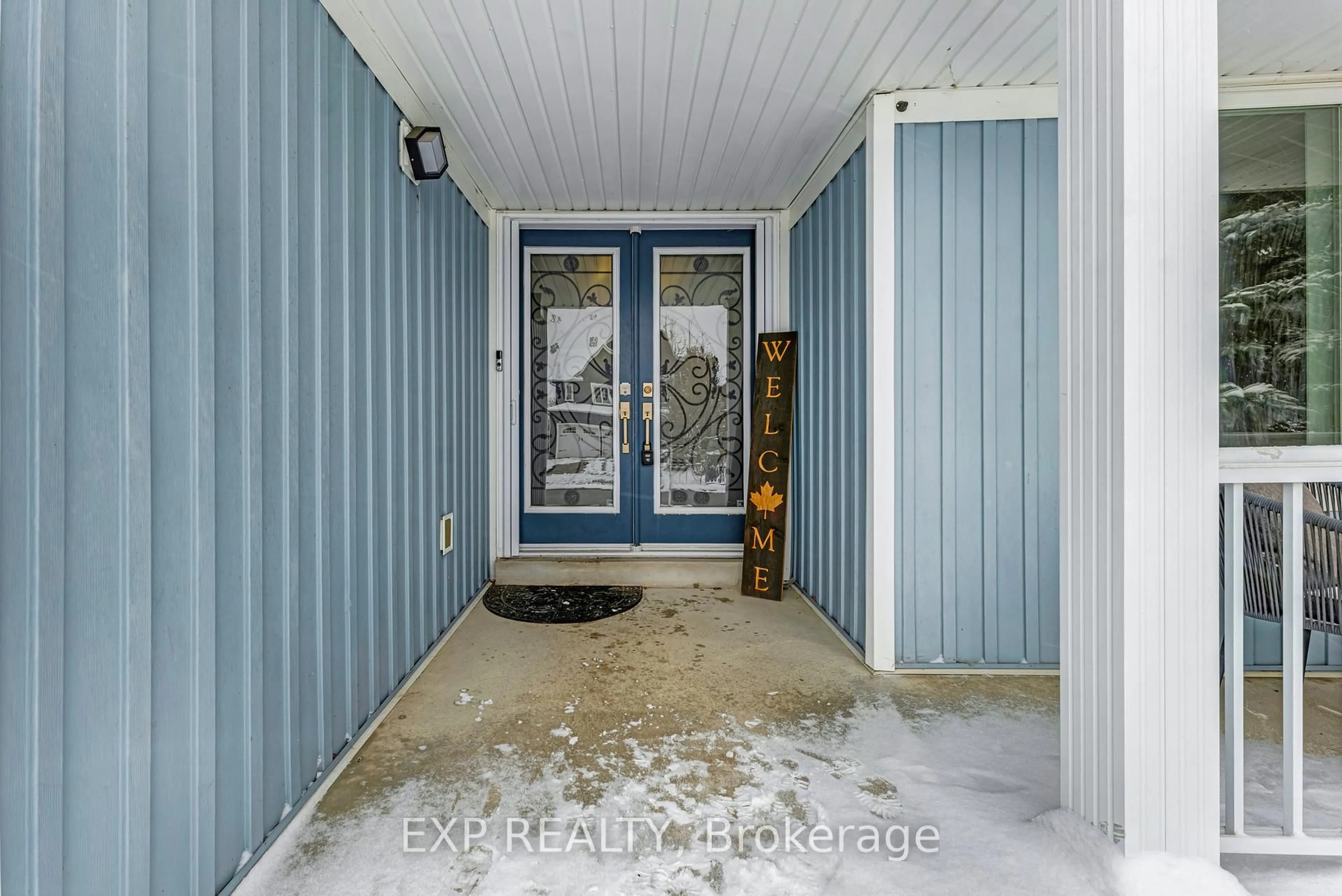 Indoor entryway for 35 Viscount Way, East Gwillimbury Ontario L0G 1M0