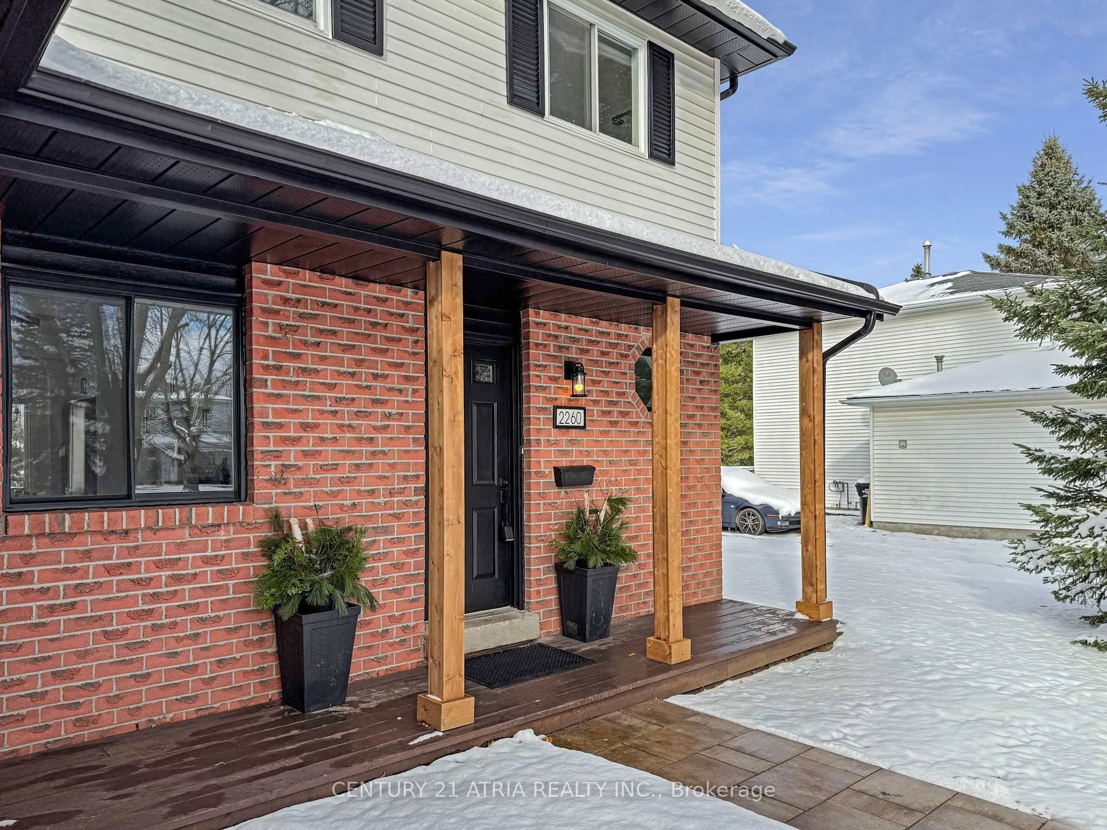 Home with brick exterior material, street for 2260 Lynn St, Innisfil Ontario L9S 1E4