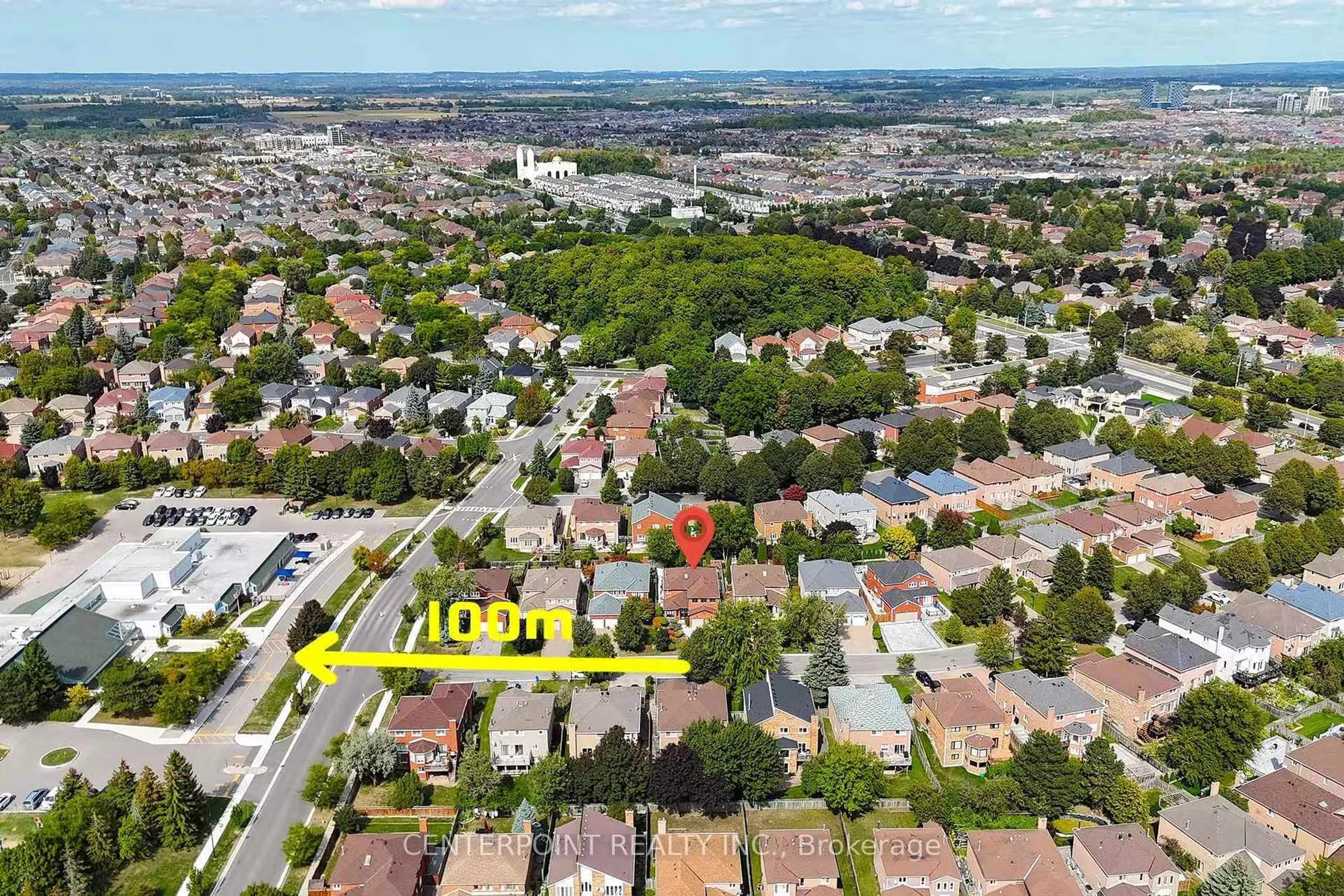 A pic from outside/outdoor area/front of a property/back of a property/a pic from drone, street for 8 Woodlawn Rd, Markham Ontario L3P 7G4