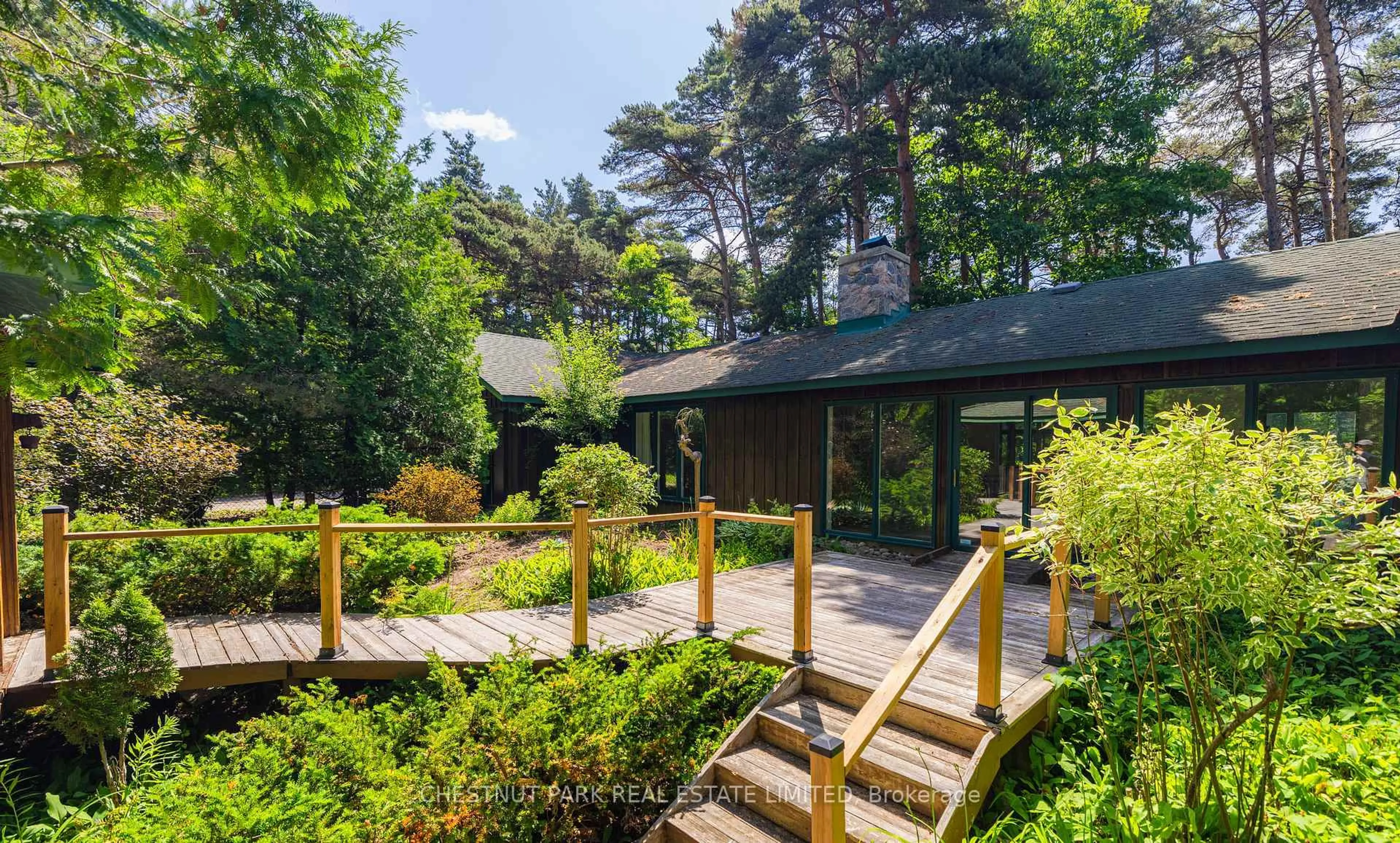 Unknown for 90 Ridge Rd, Aurora Ontario L4G 0M3