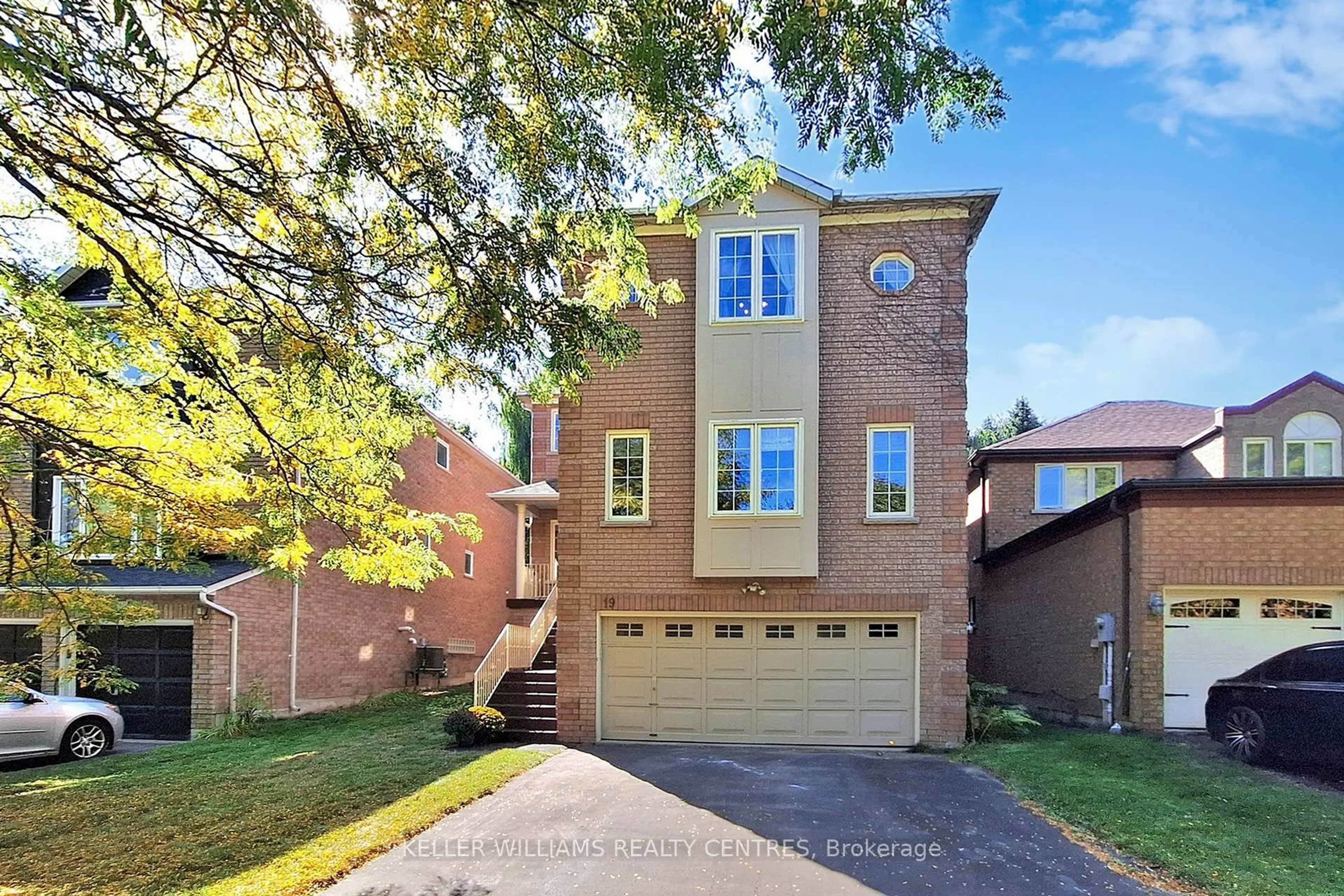 Home with brick exterior material, street for 19 Stemmle Dr, Aurora Ontario L4G 6N3