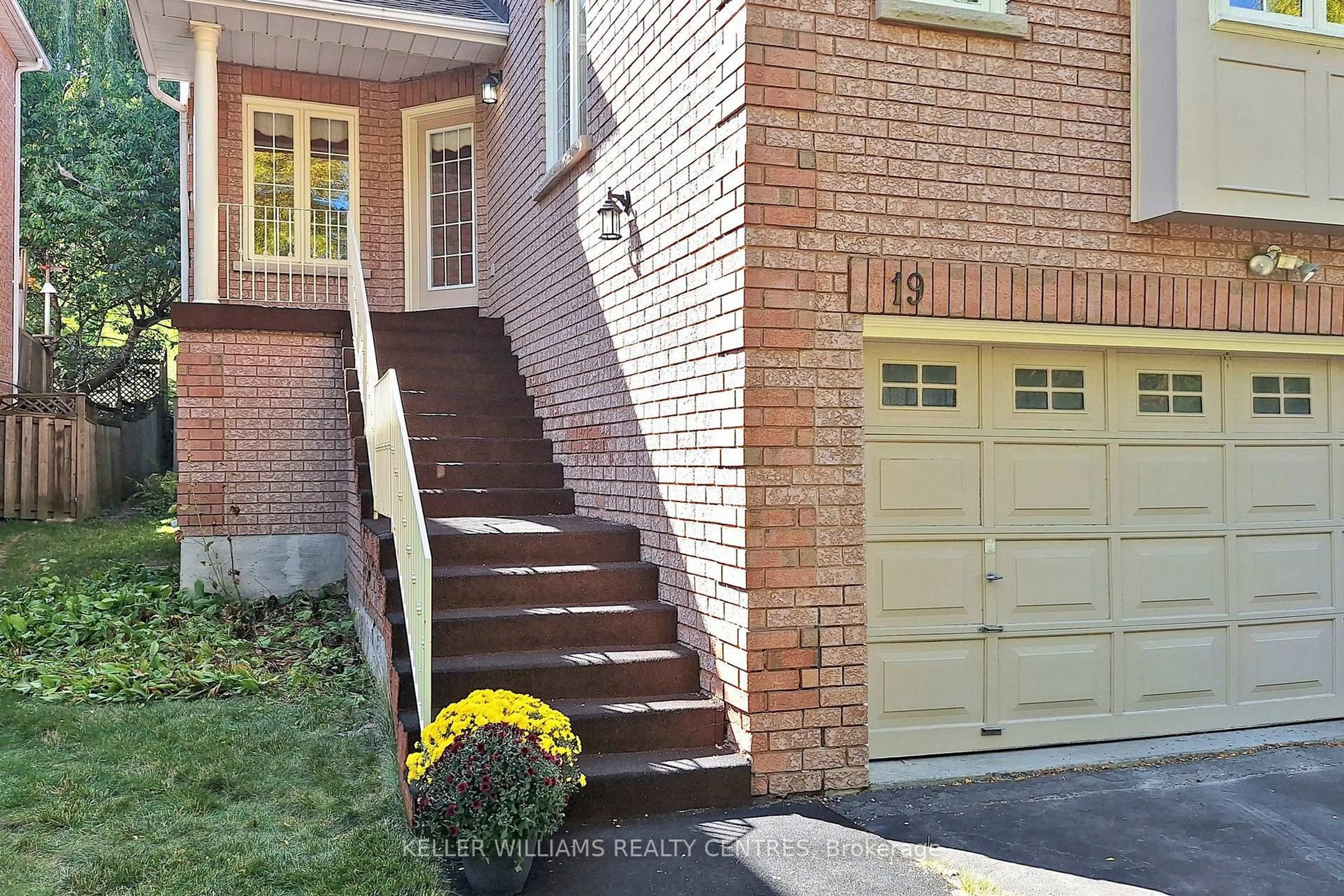 Home with brick exterior material, street for 19 Stemmle Dr, Aurora Ontario L4G 6N3