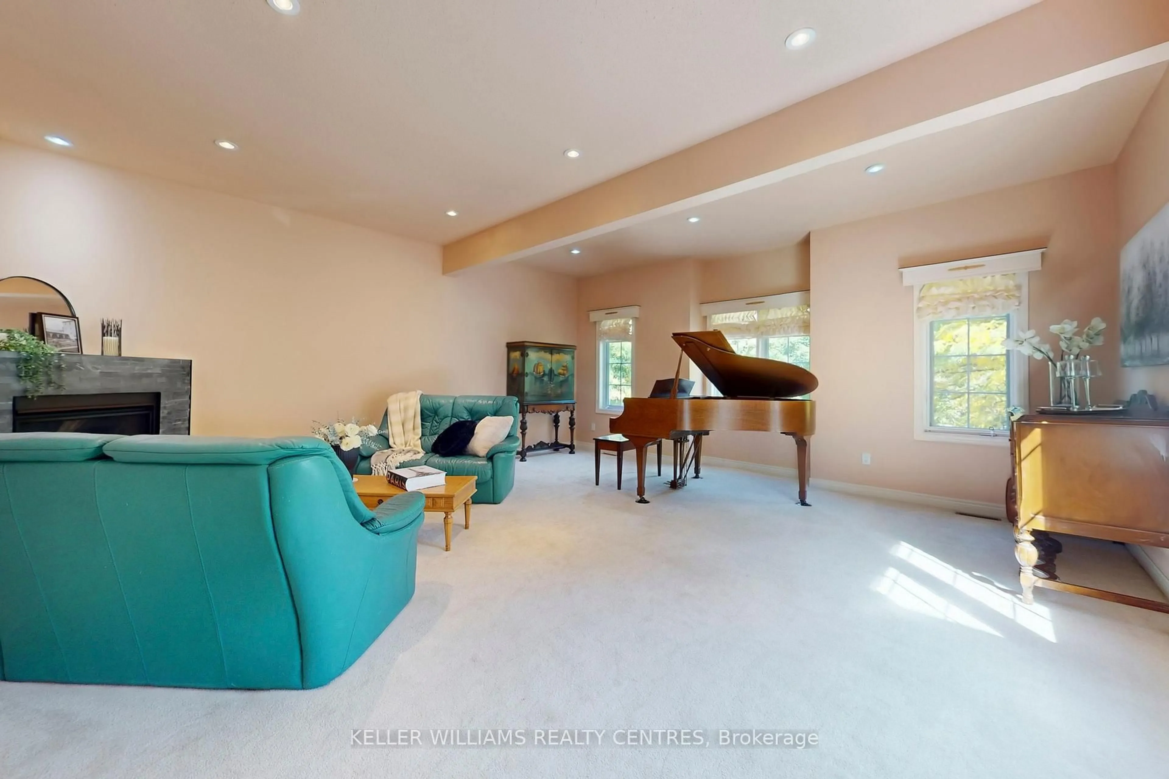 Unknown for 19 Stemmle Dr, Aurora Ontario L4G 6N3