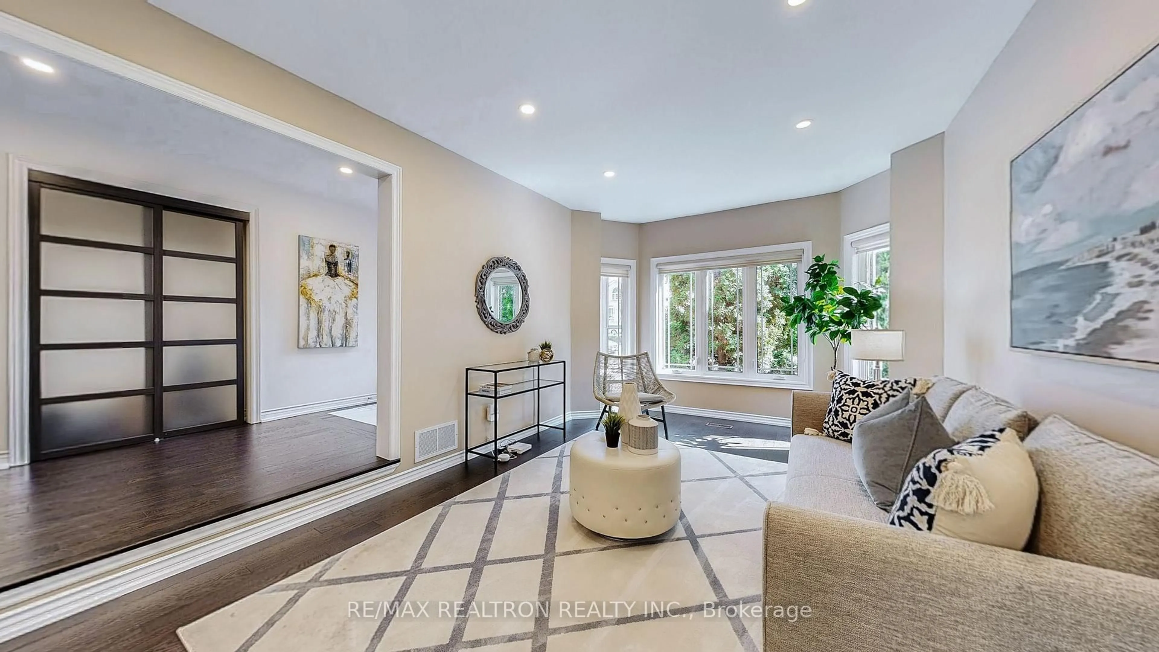 Unknown for 20 Edinburgh Dr, Richmond Hill Ontario L4B 1W3