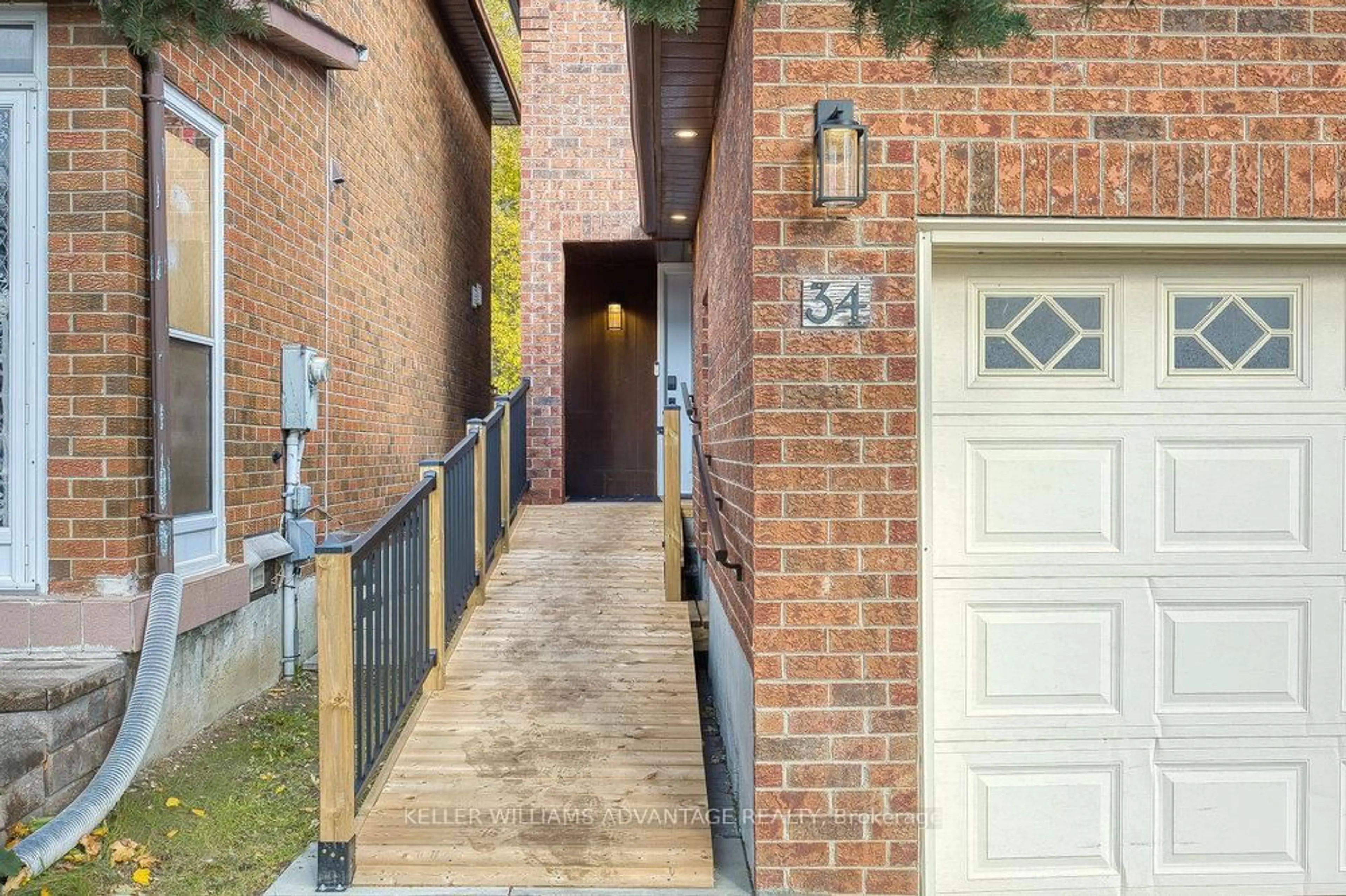 Unknown for 34 Ashmore Cres, Markham Ontario L3R 6T8