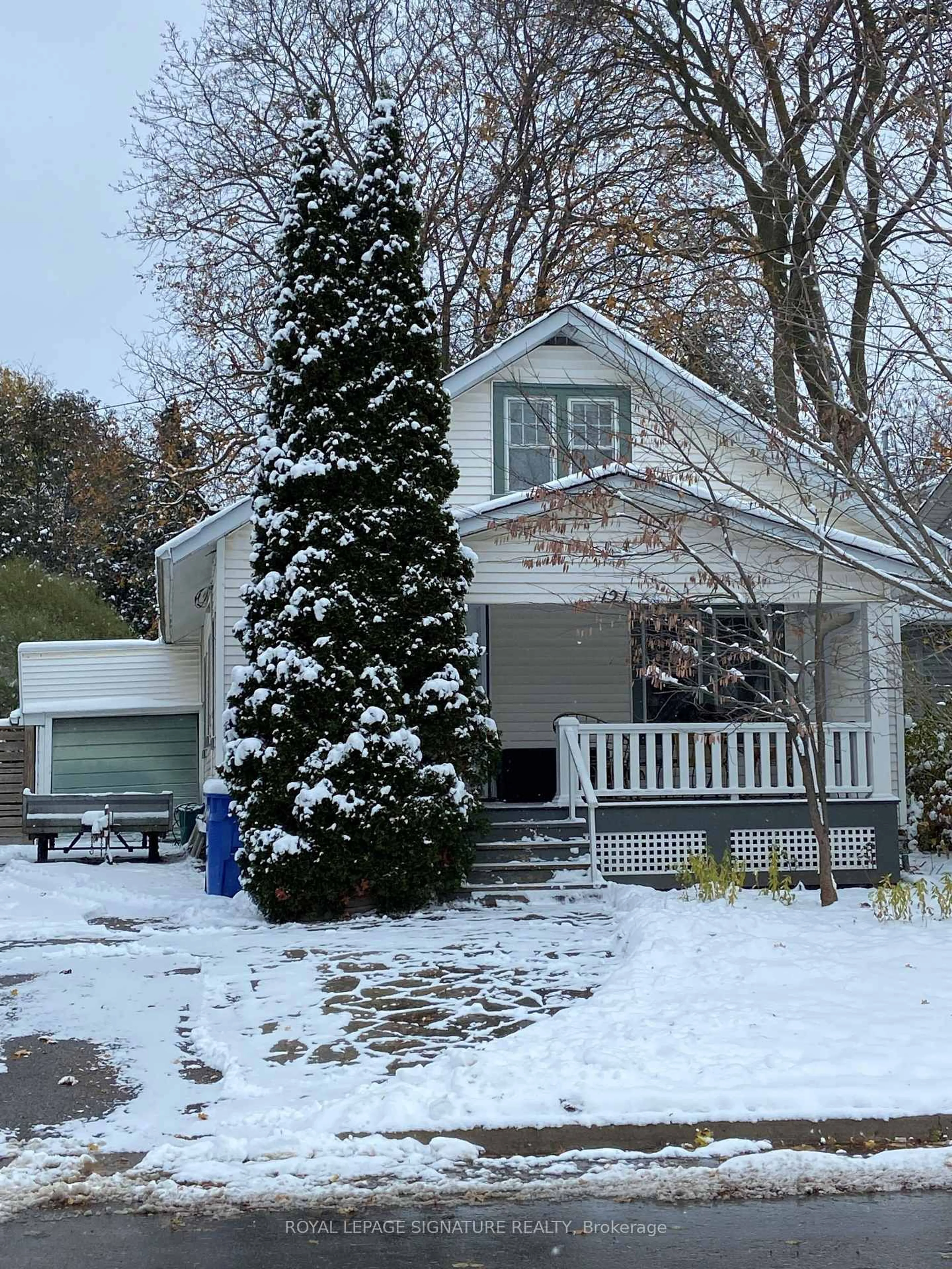 Unknown for 121 Wells St, Aurora Ontario L4G 1T6