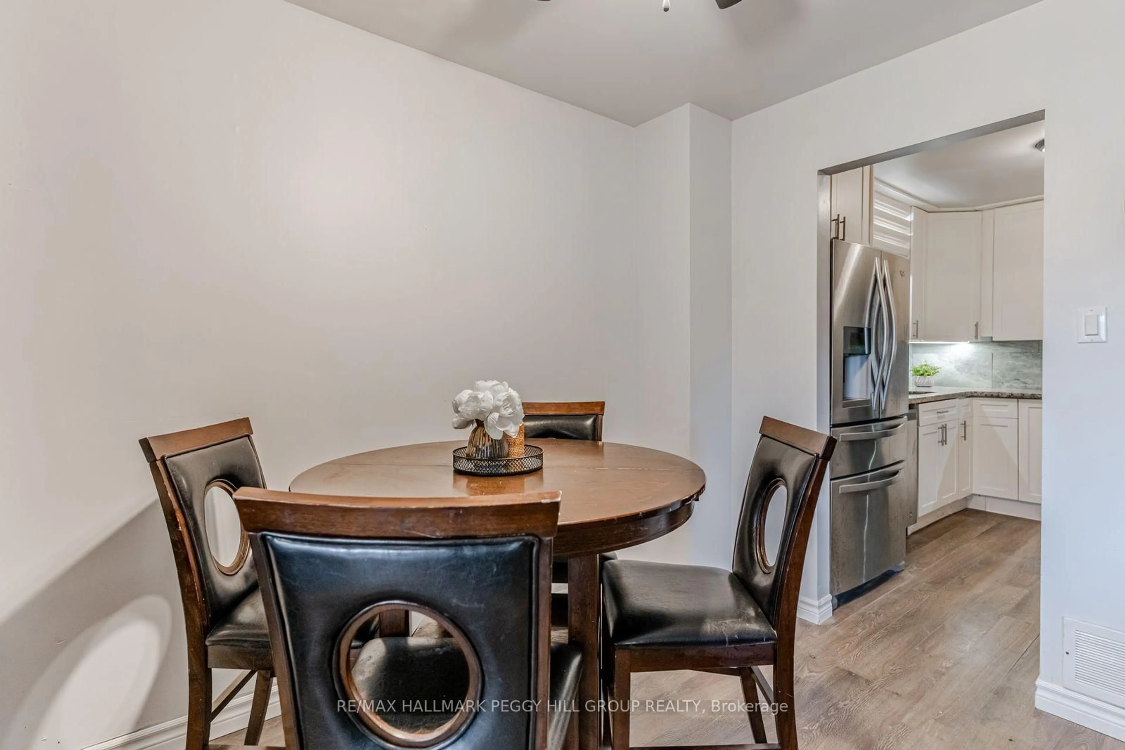 Dining room, unknown for 2185 Ferguson St, Innisfil Ontario L9S 1X6