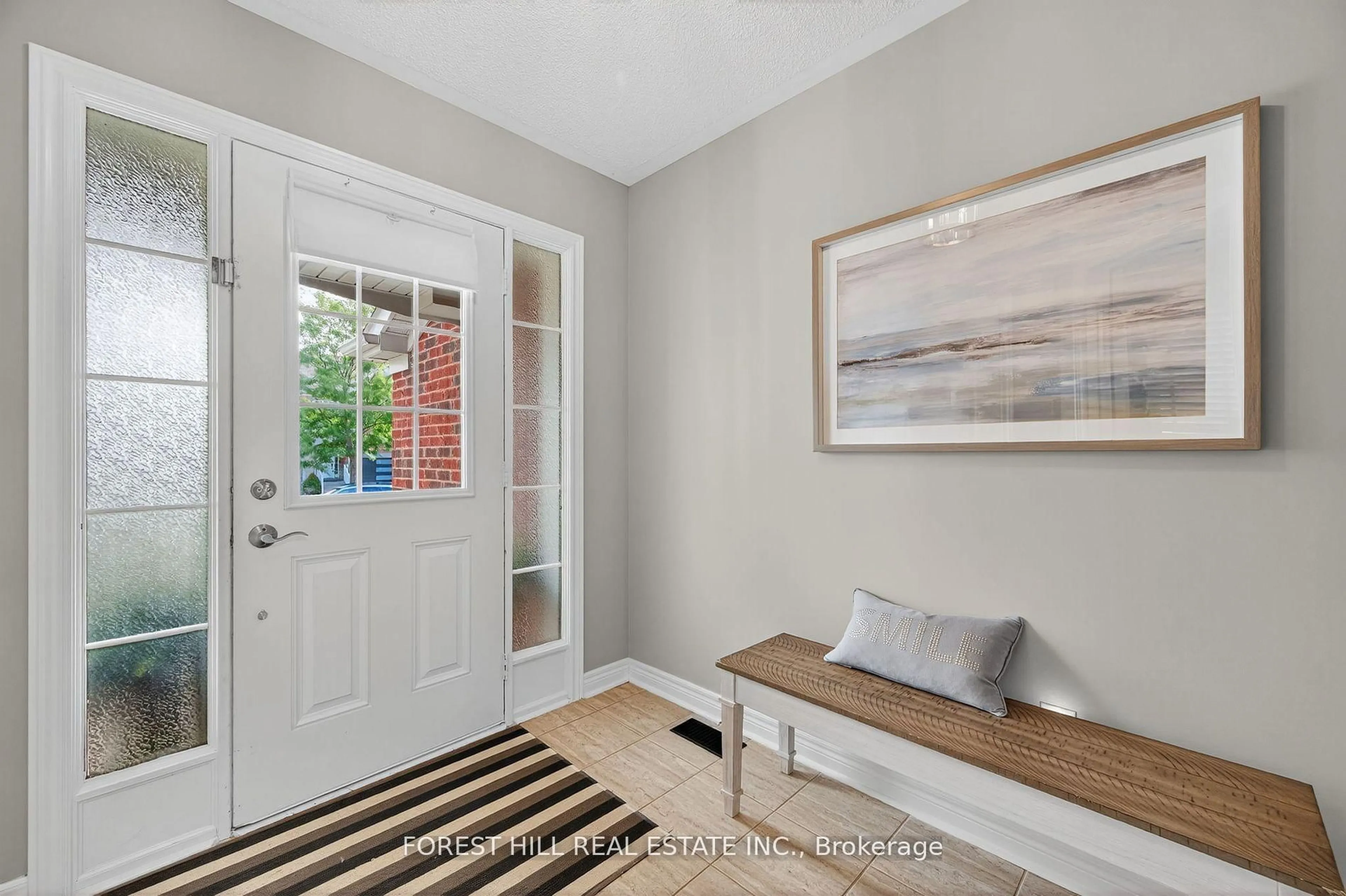 Indoor entryway for 60 Sundragon Tr, Bradford West Gwillimbury Ontario L3Z 0H5