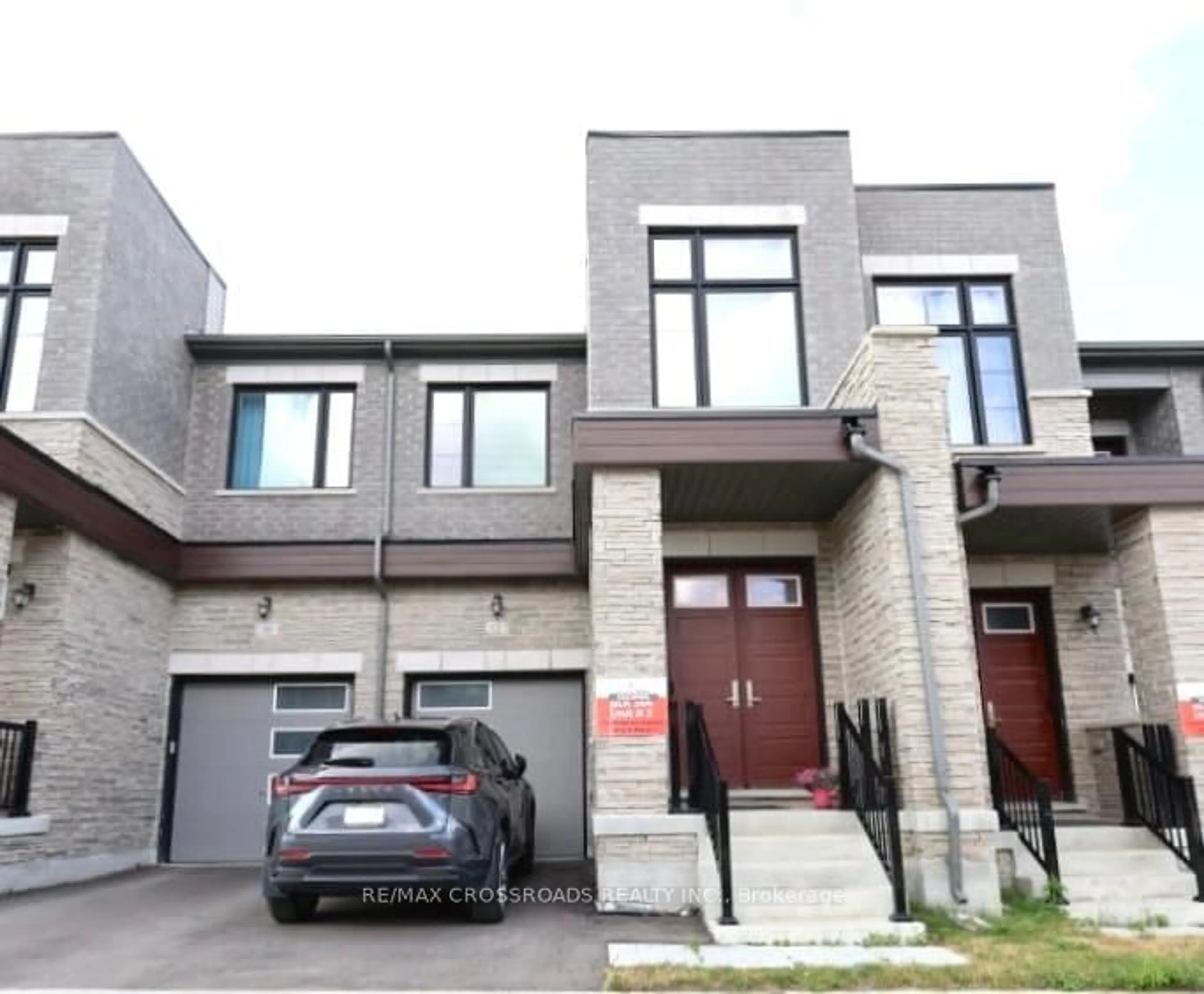 Home with brick exterior material, street for 12 SCHMELTZER Cres, Richmond Hill Ontario L4E 1A2