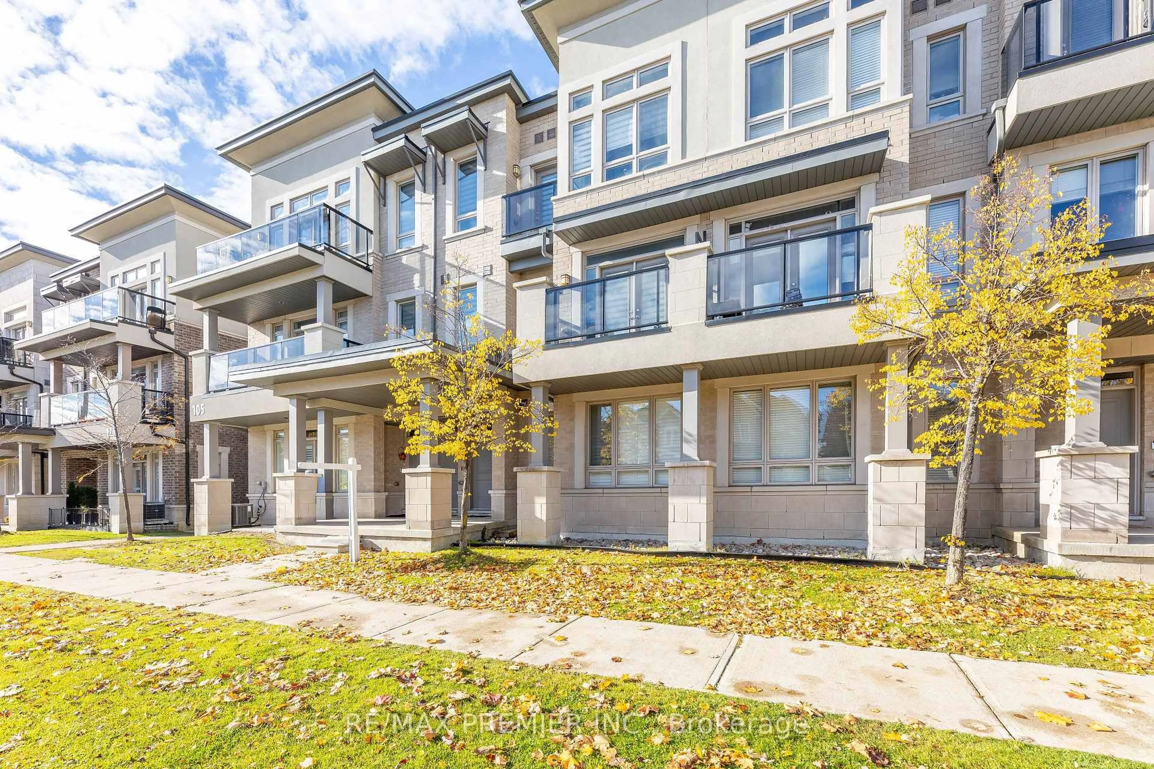 Unknown for 105 Kayla Cres #10, Vaughan Ontario L6A 4W3