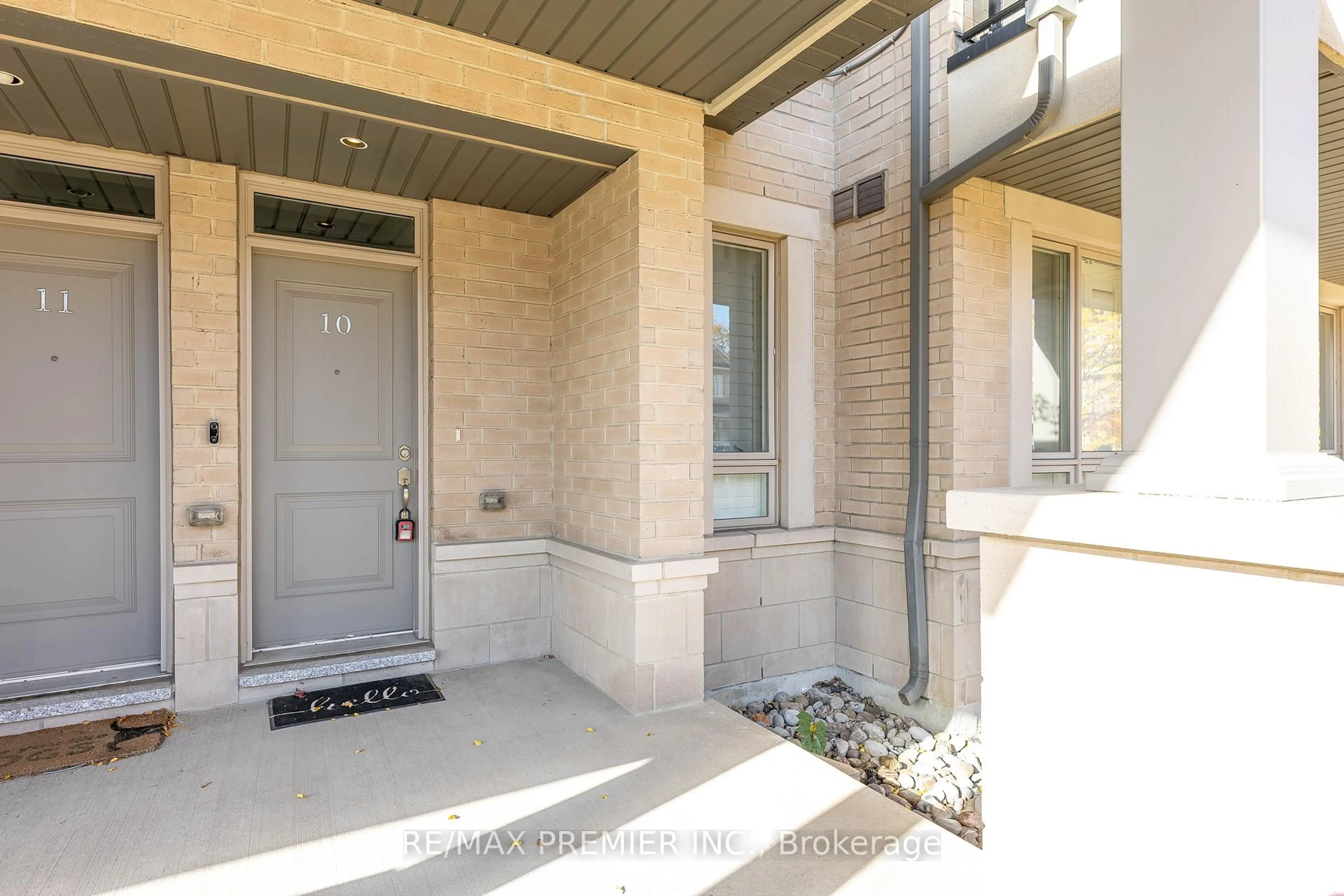 Indoor entryway for 105 Kayla Cres #10, Vaughan Ontario L6A 4W3