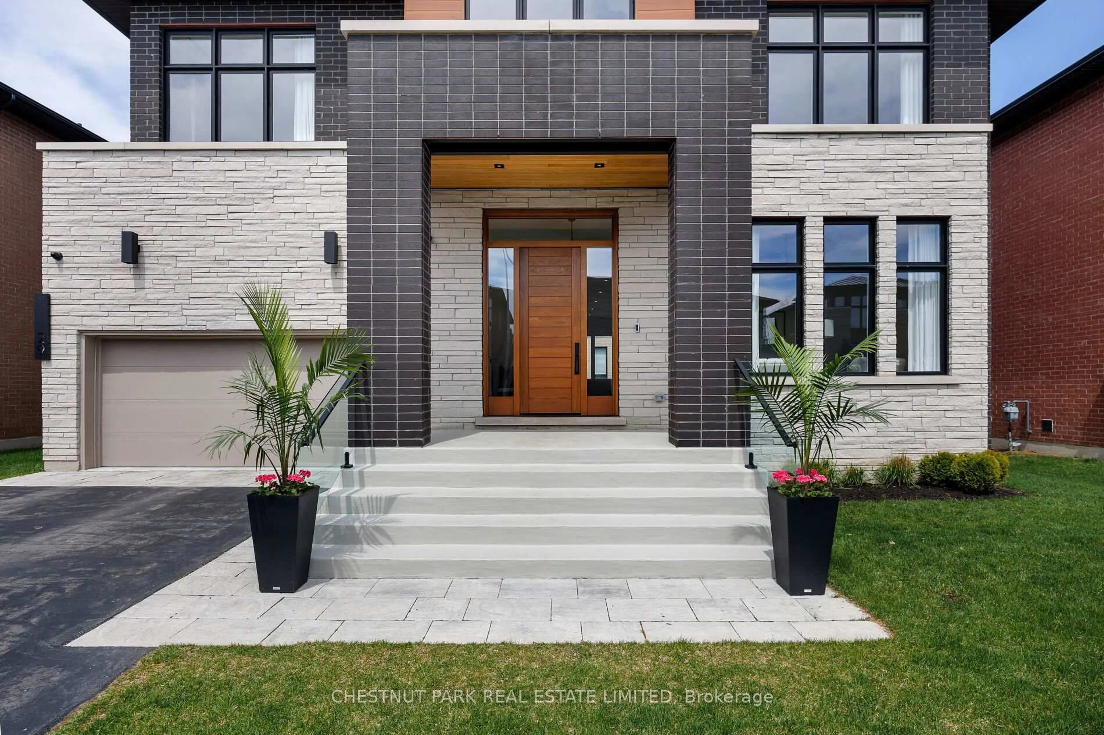 Home with brick exterior material, street for 29 Limerick St, Richmond Hill Ontario L4E 3W9