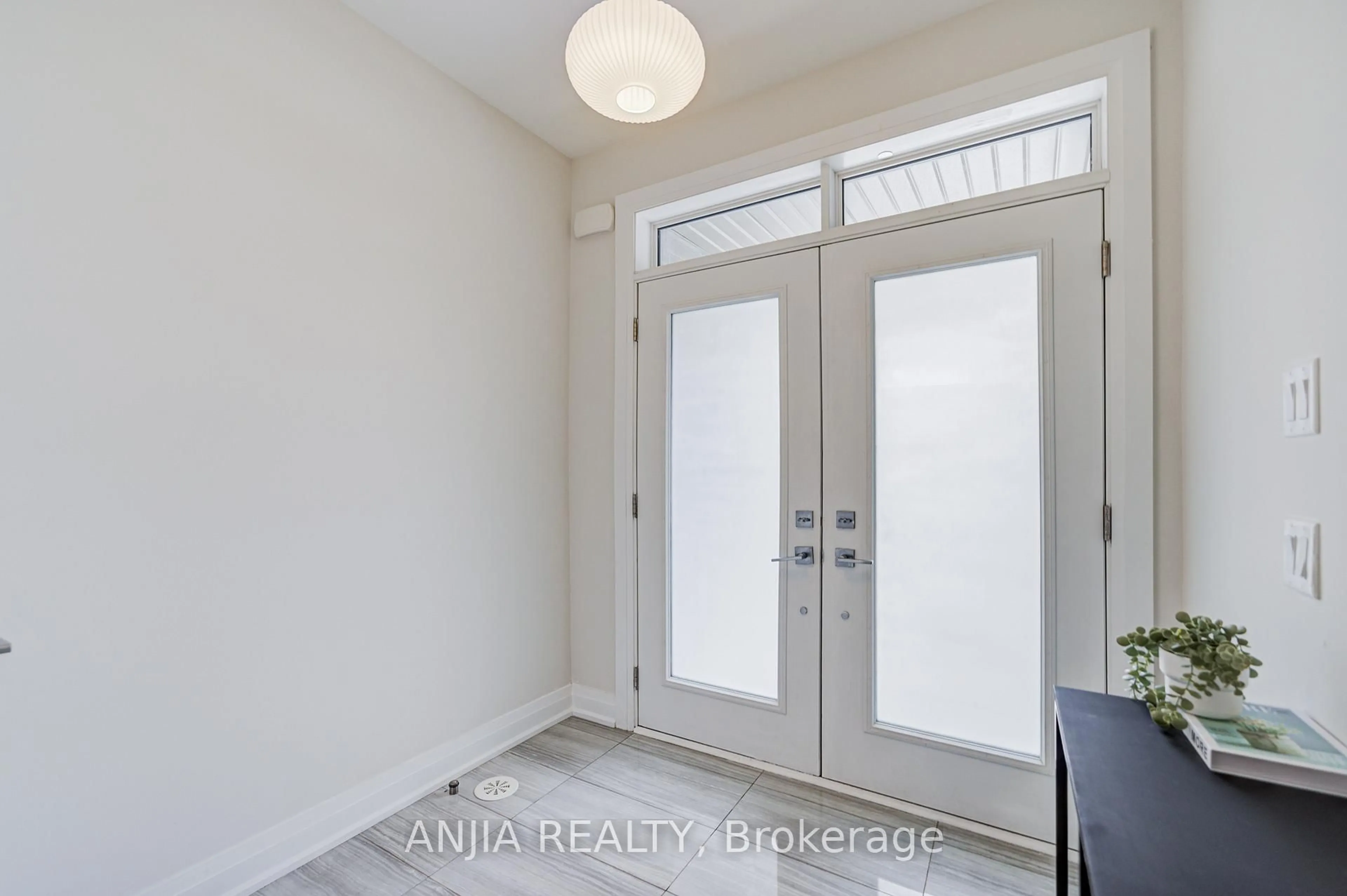 Indoor entryway for 53 Harold Lawrie Lane, Markham Ontario L3T 0G1