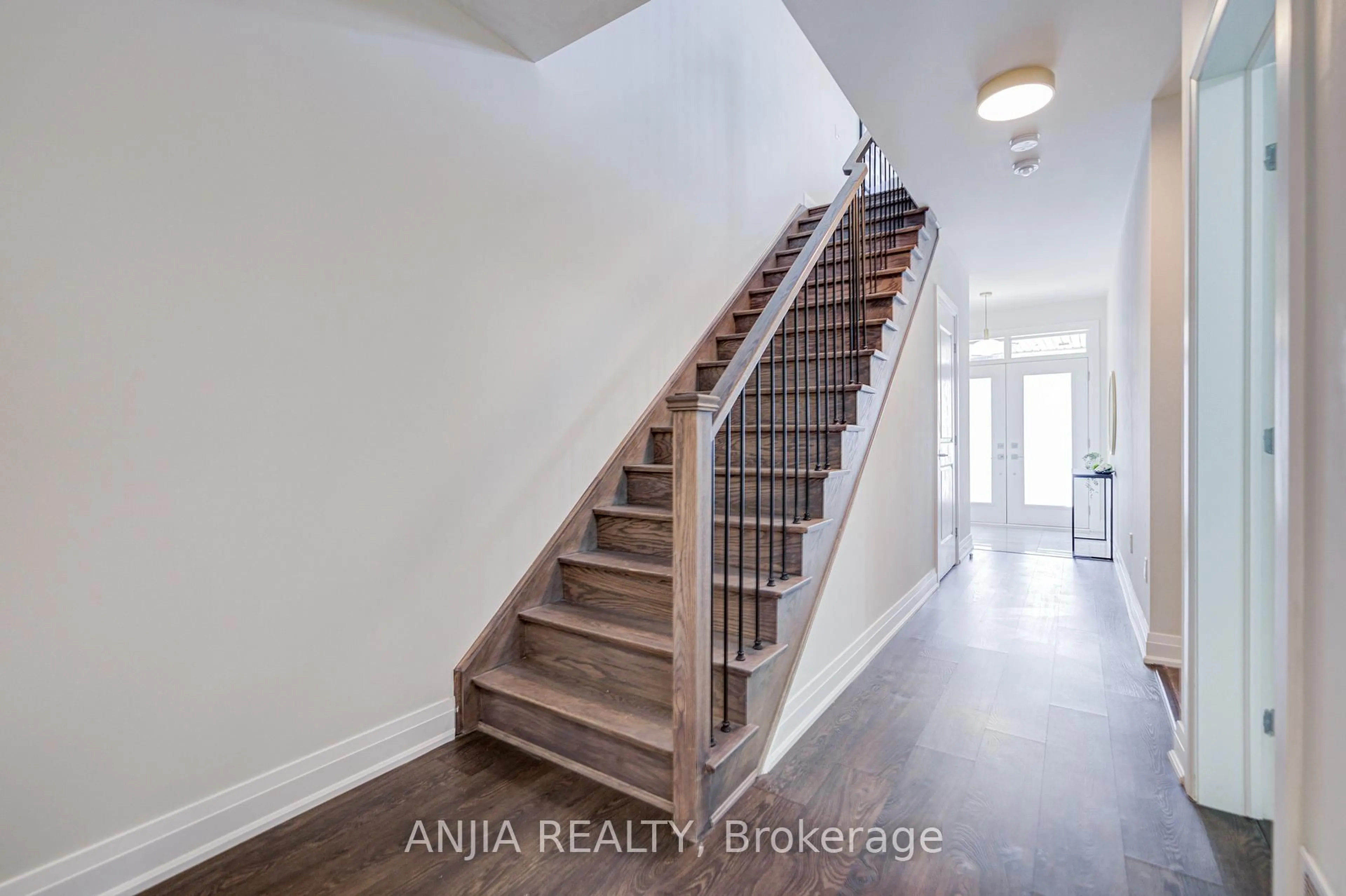 Indoor entryway for 53 Harold Lawrie Lane, Markham Ontario L3T 0G1