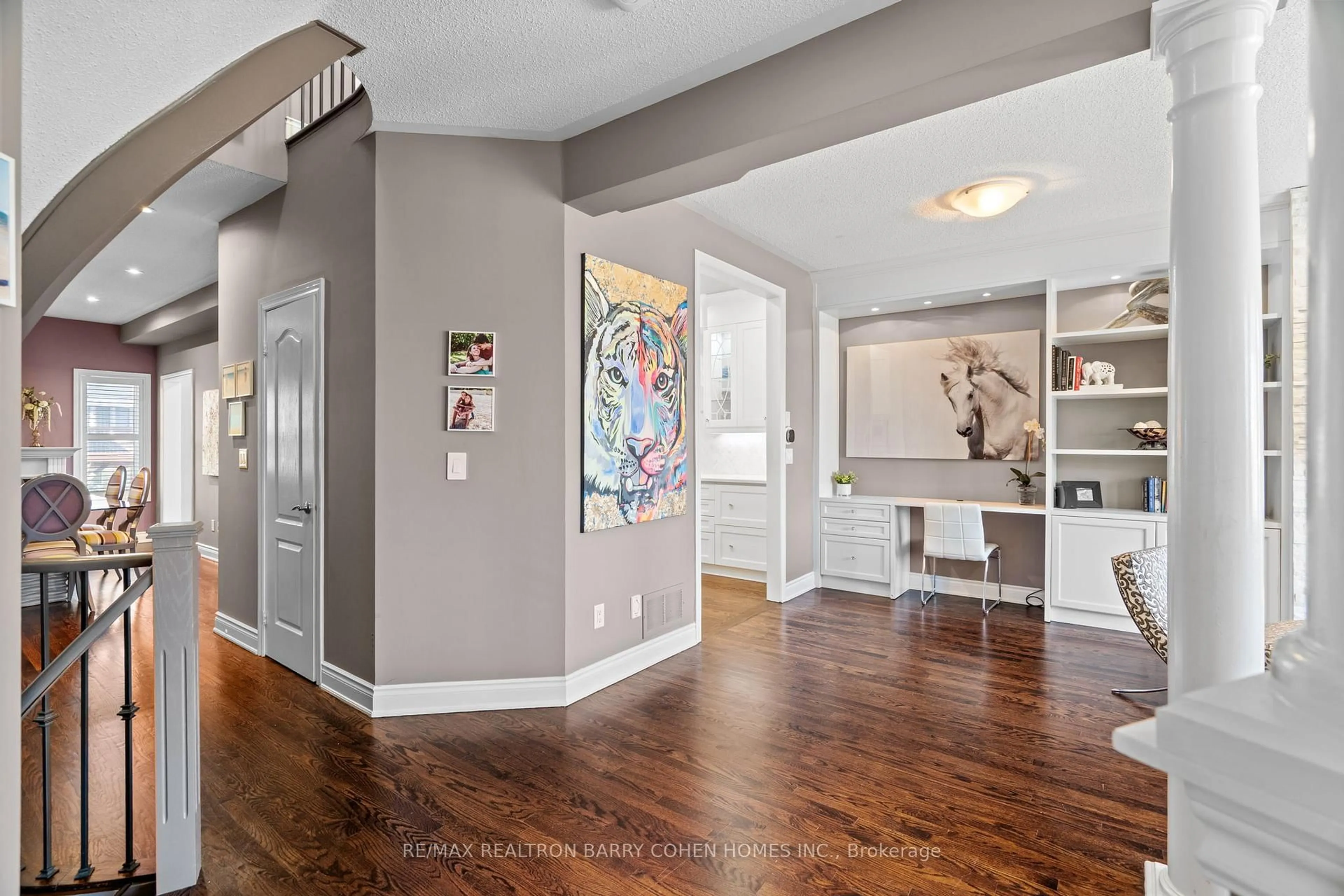 Indoor entryway for 28 Mistywood Cres, Vaughan Ontario L4J 9E6