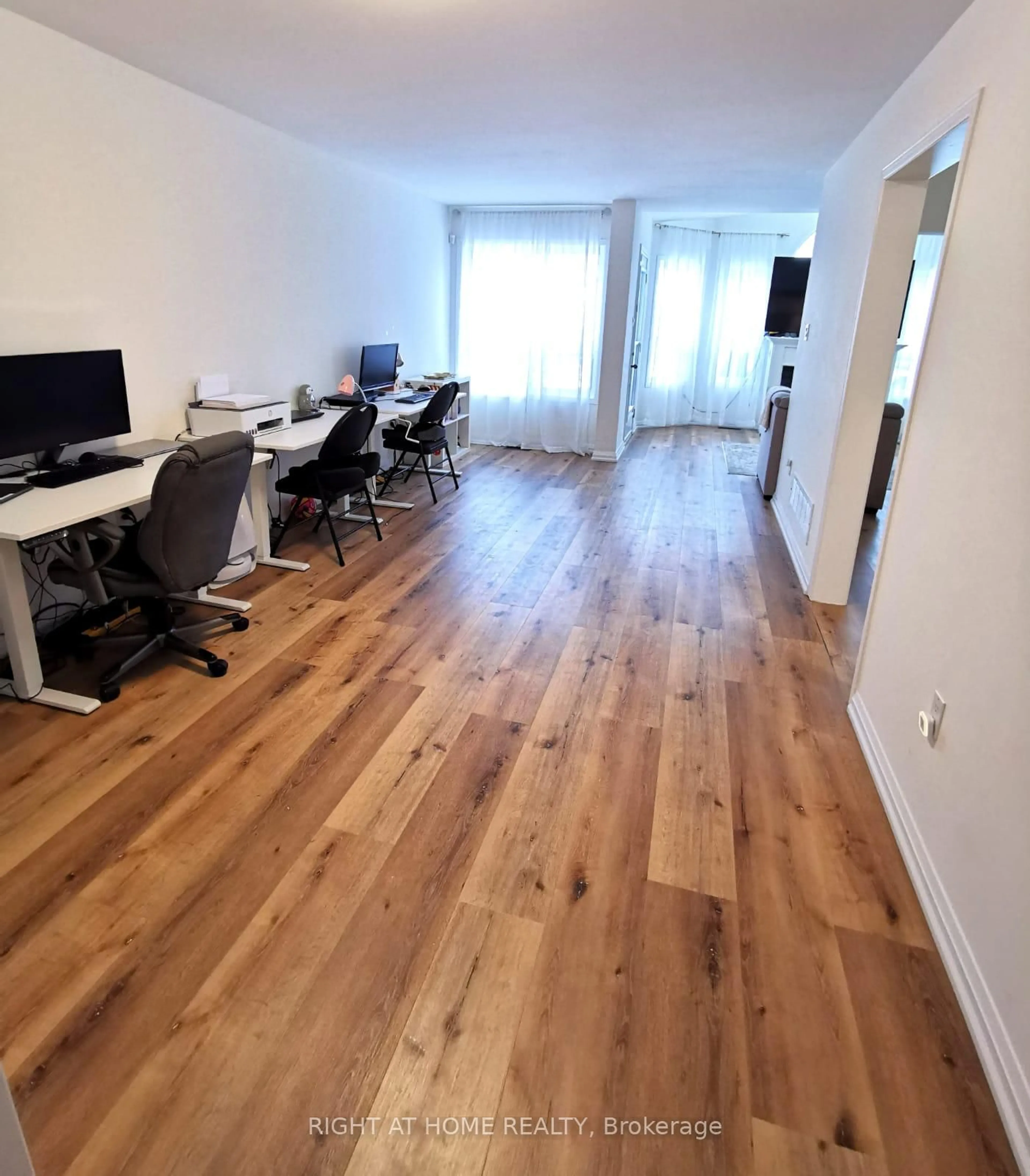 A pic of a room for 32 Eddington Pl, Vaughan Ontario L6A 3P6