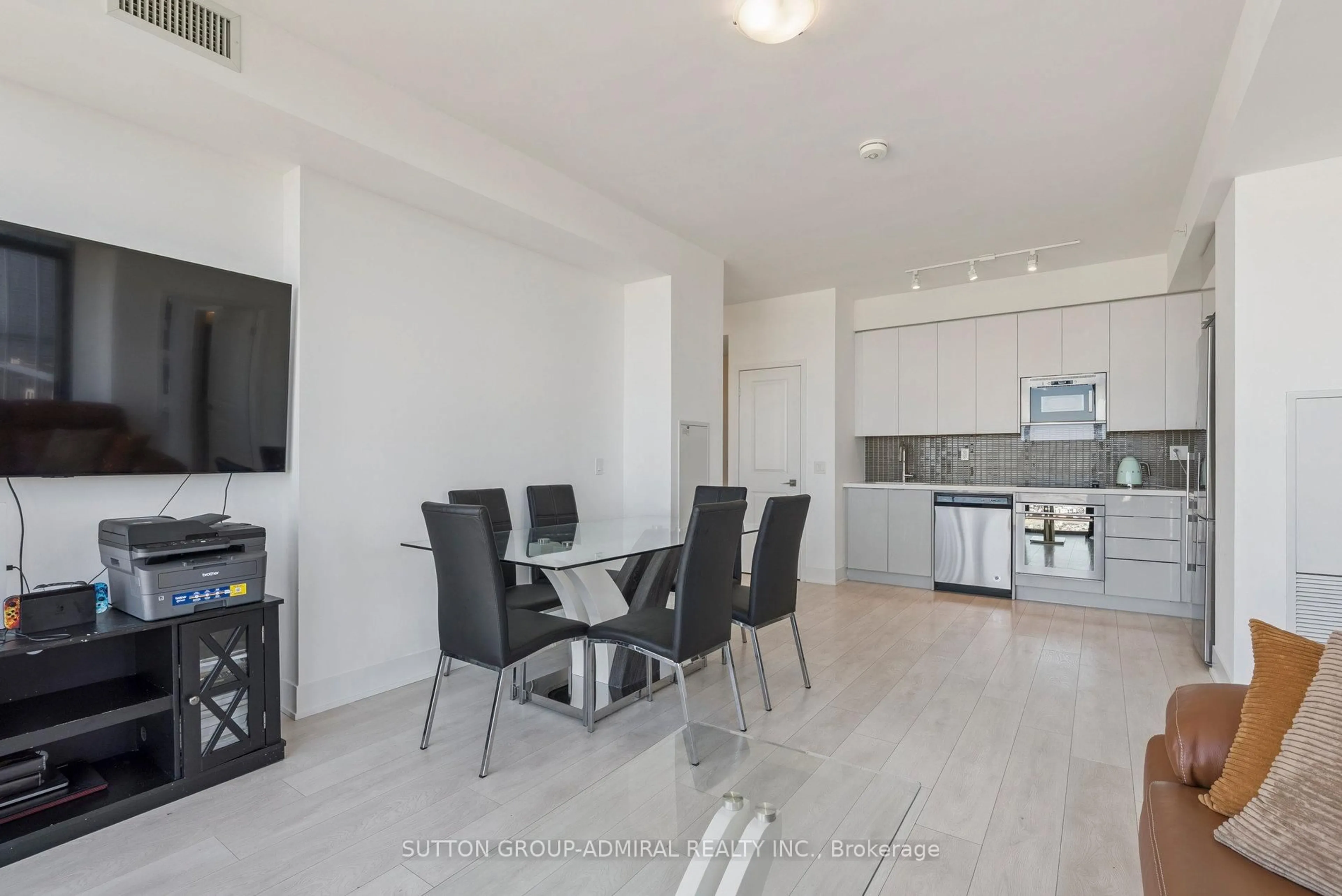 Open concept kitchen, unknown for 2916 Highway 7 Rd #1507, Vaughan Ontario L4K 0K6