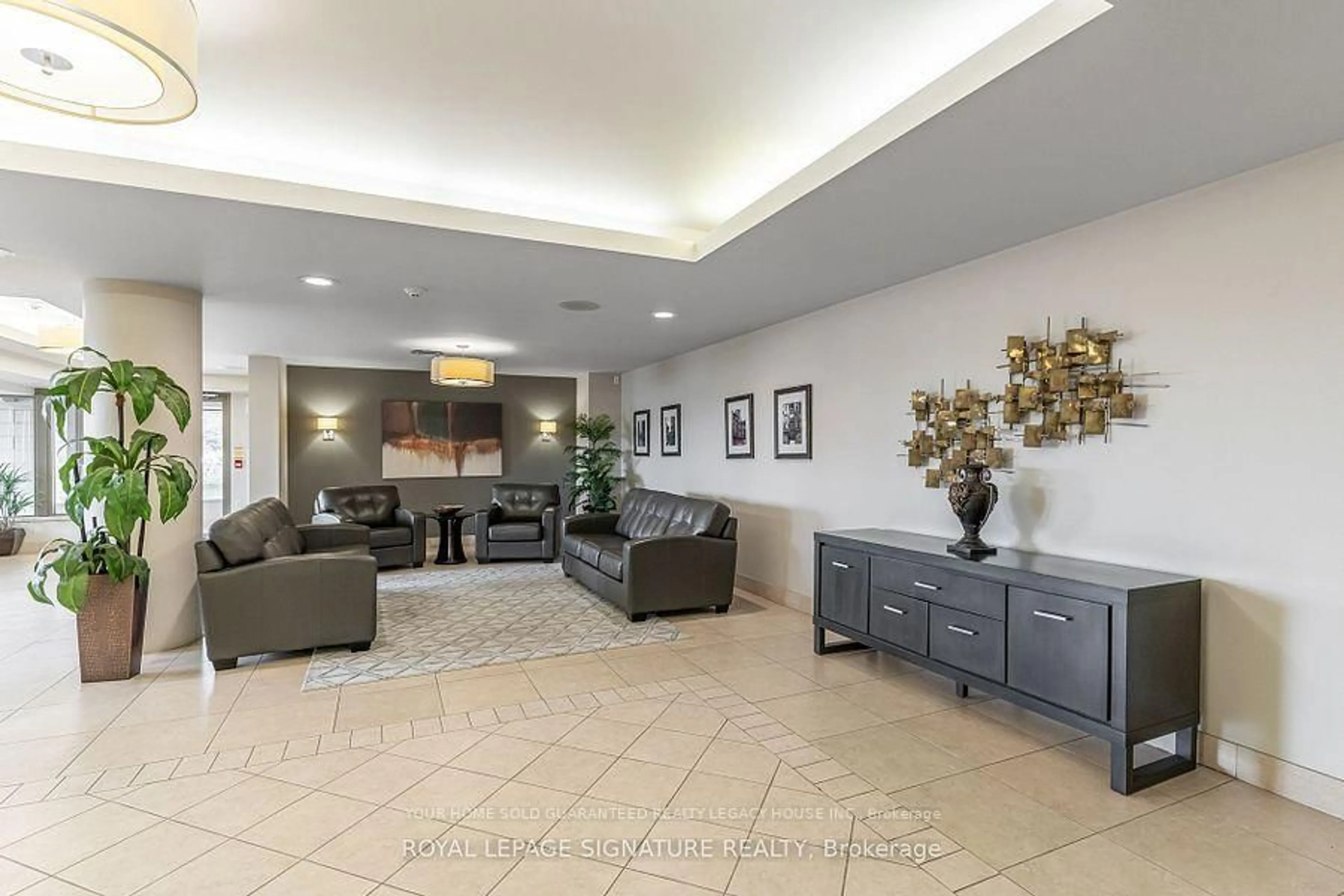 Lobby for 2500 Rutherford Rd #502, Vaughan Ontario L4K 5N7